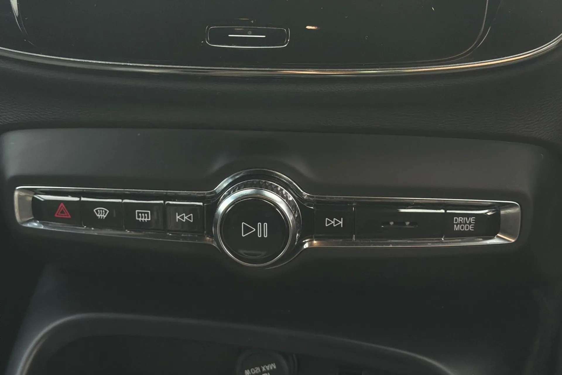 2022 VOLVO XC40 2022 VOLVO XC40