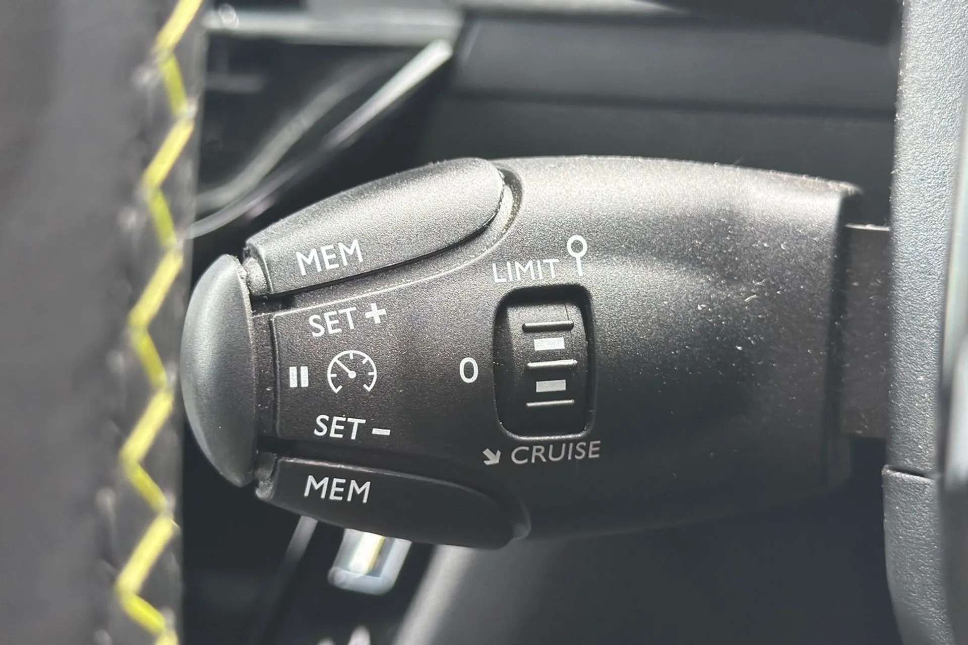 2022 PEUGEOT 208 2022 PEUGEOT 208