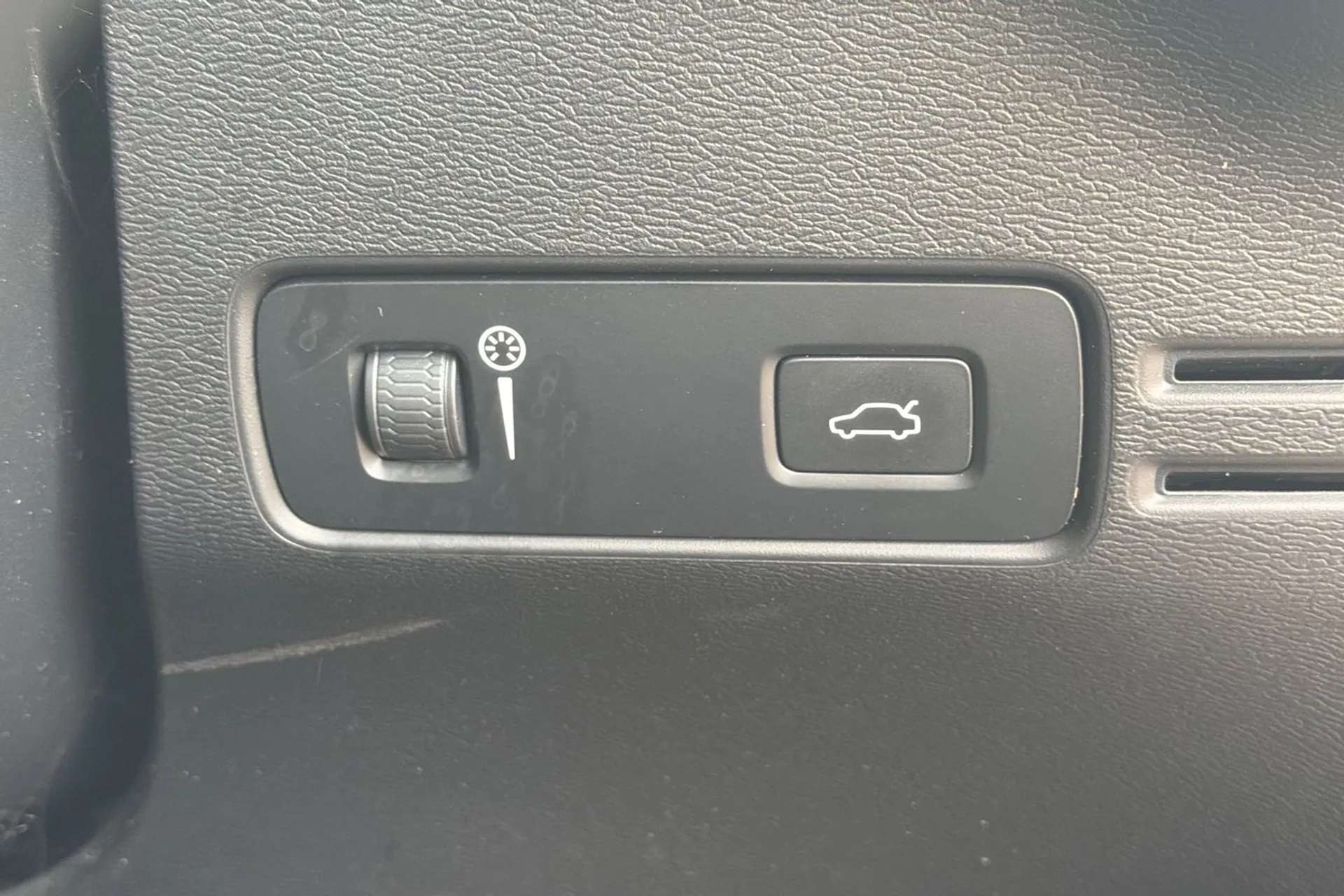 2022 VOLVO XC40 2022 VOLVO XC40