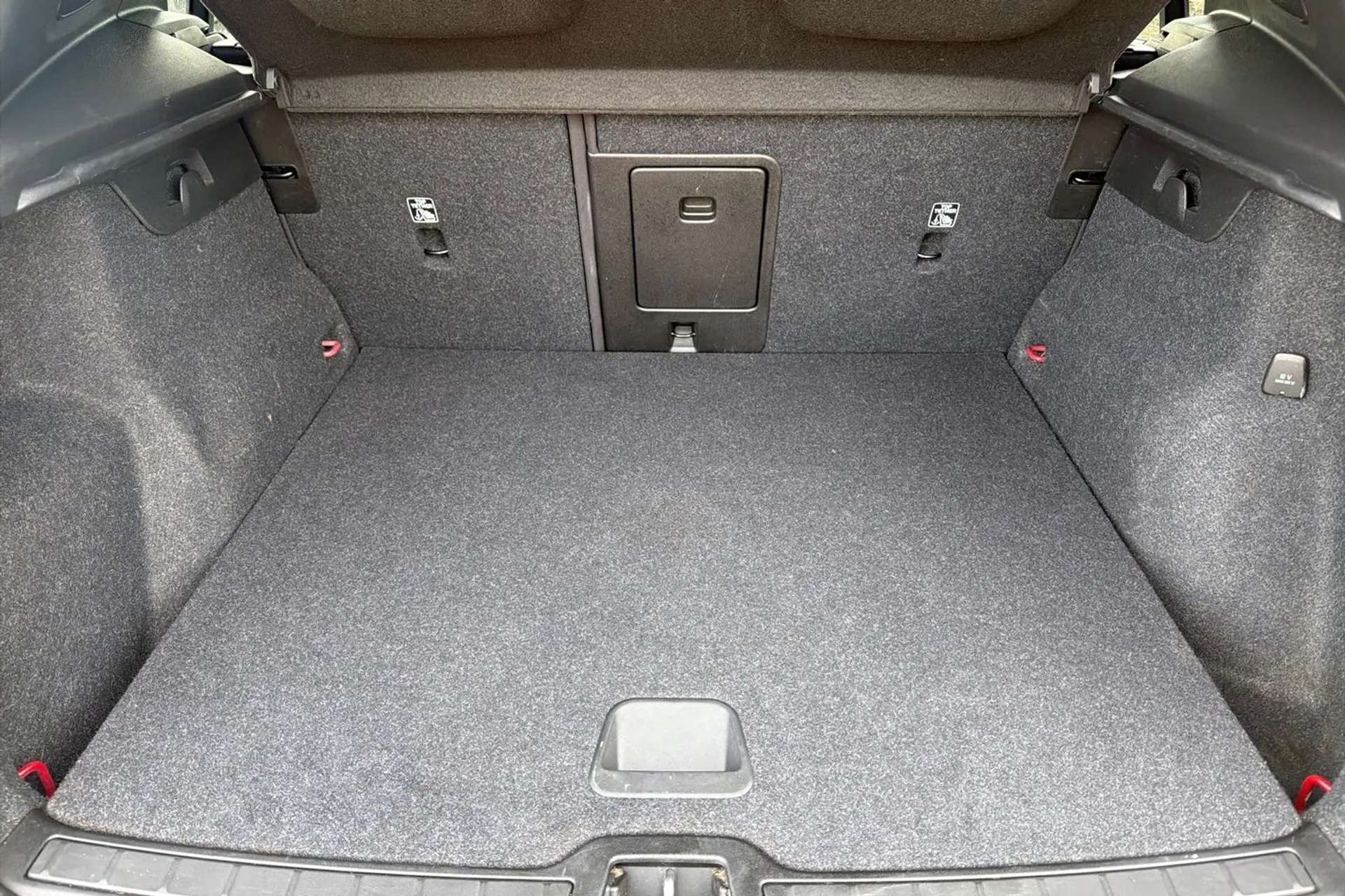 2022 VOLVO XC40 2022 VOLVO XC40