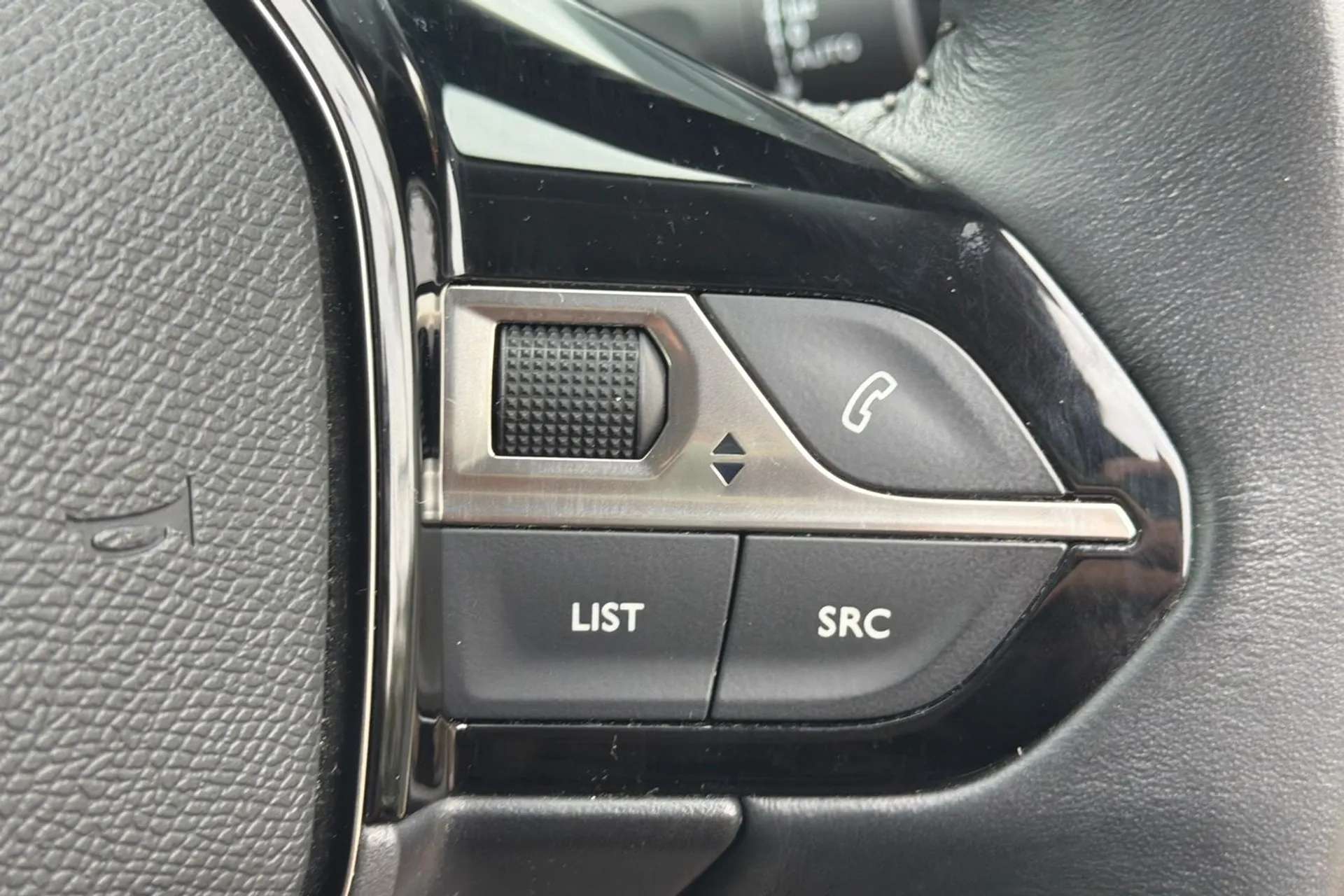2021 PEUGEOT 2008 2021 PEUGEOT 2008