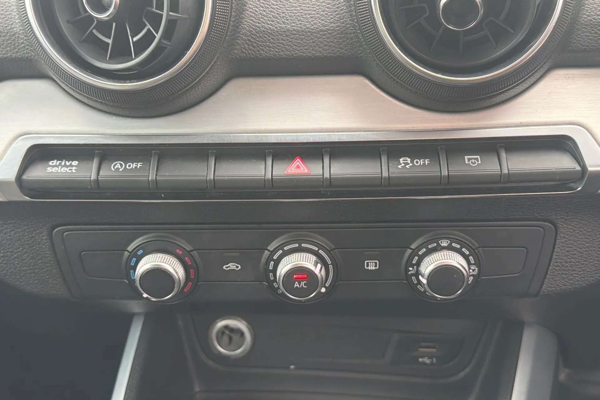 2019 AUDI Q2 2019 AUDI Q2
