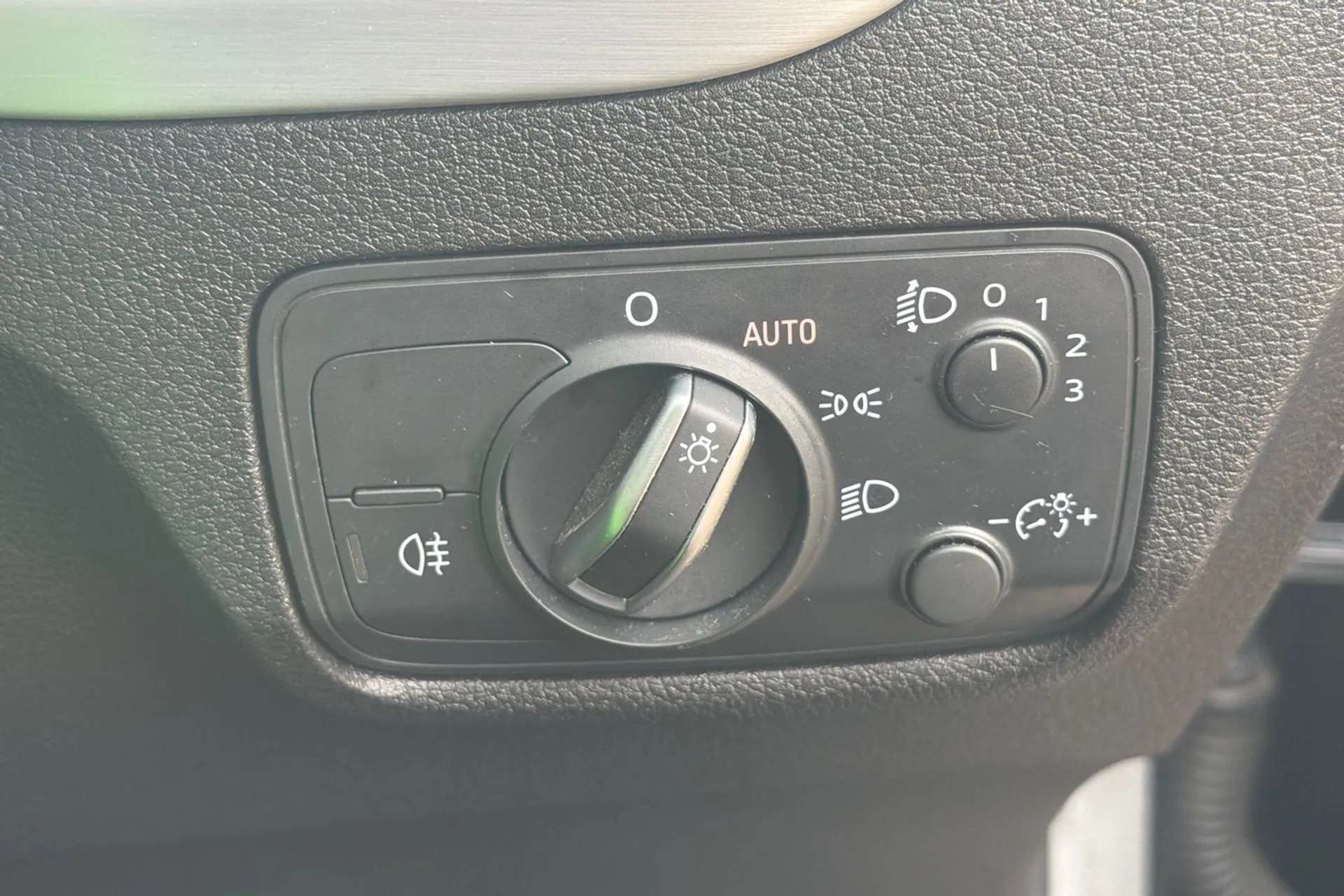 2019 AUDI Q2 2019 AUDI Q2