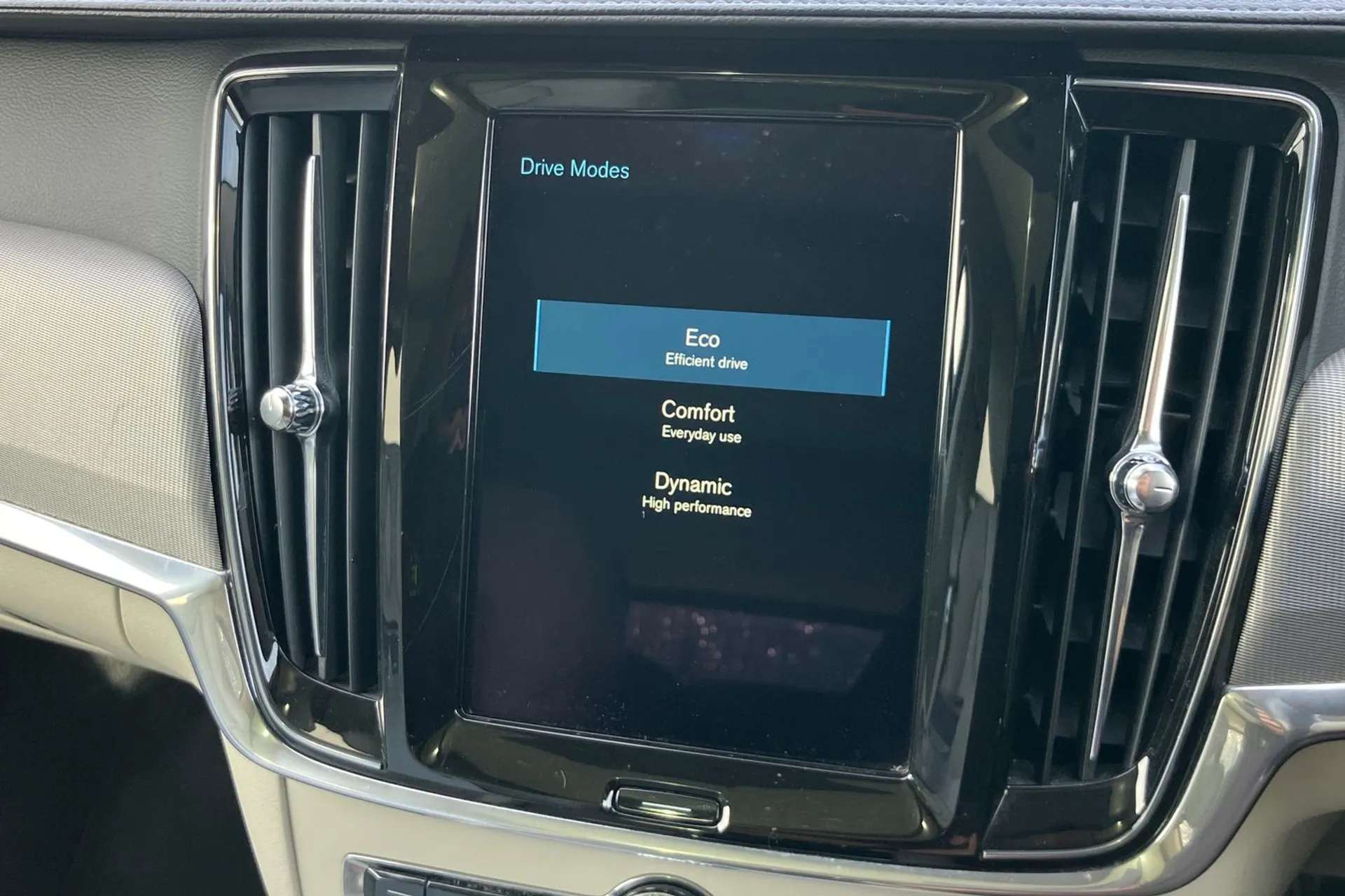 2019 VOLVO V90 2019 VOLVO V90