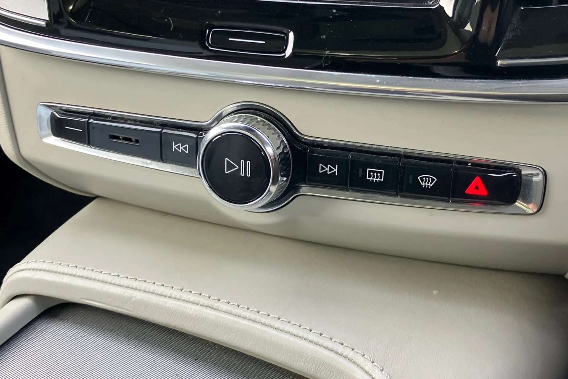2019 VOLVO V90 2019 VOLVO V90