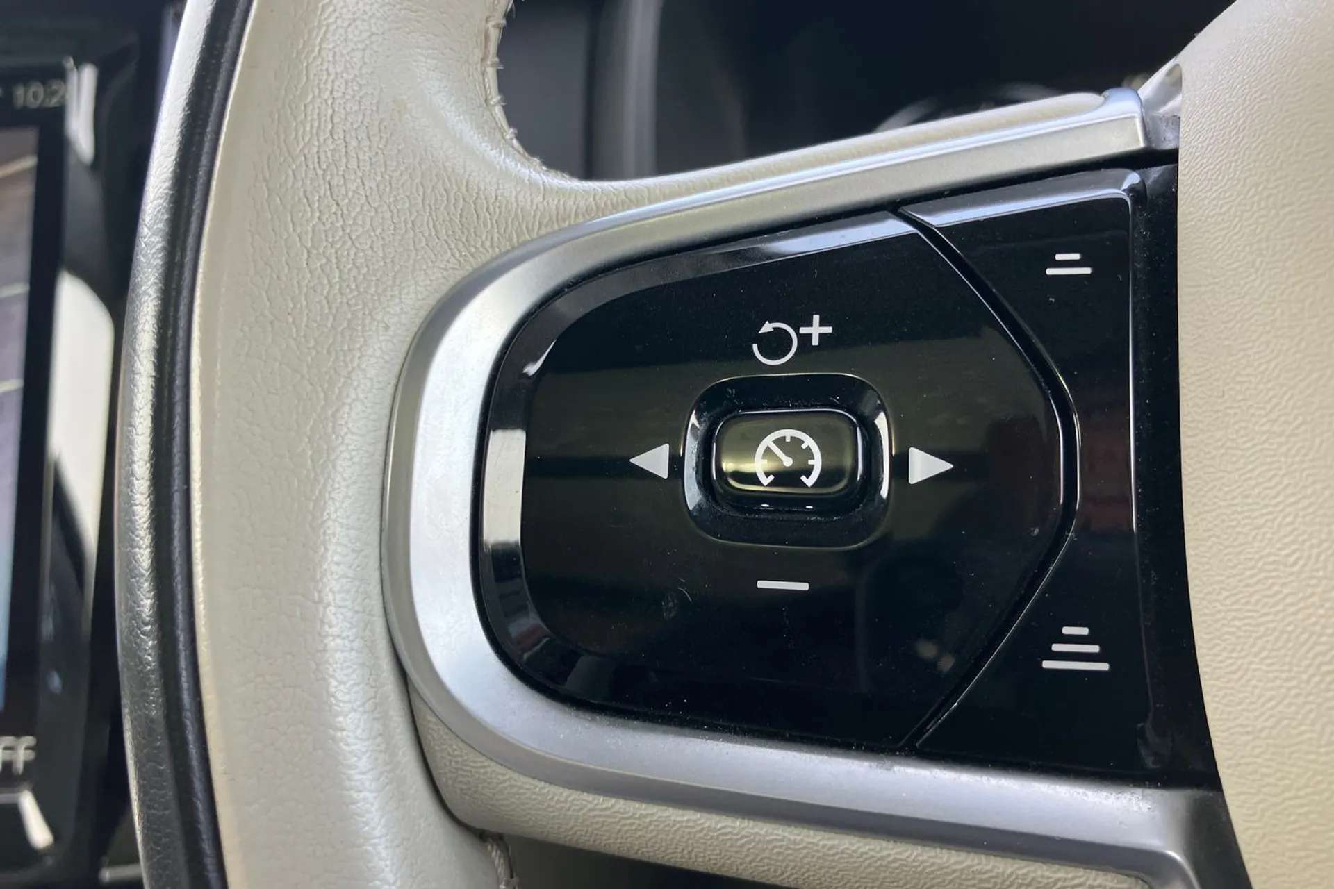 2019 VOLVO V90 2019 VOLVO V90