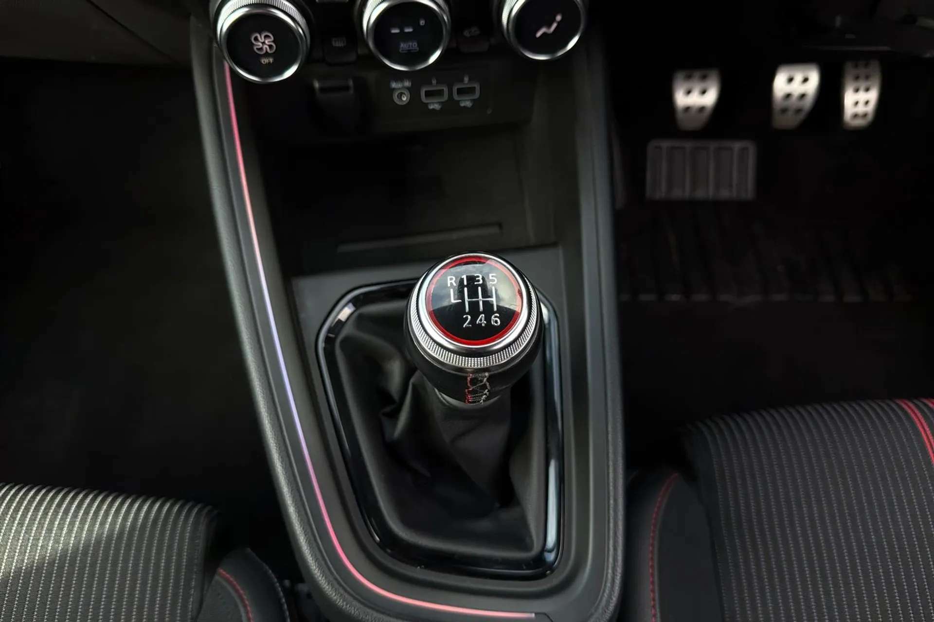 2023 RENAULT CLIO 2023 RENAULT CLIO