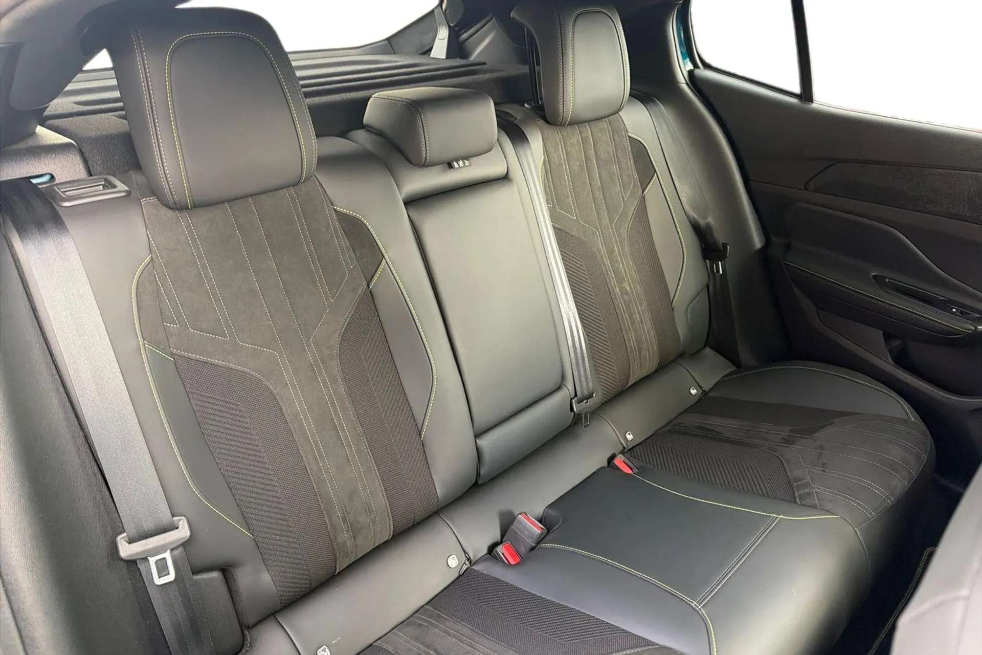 2024 PEUGEOT 408 2024 PEUGEOT 408