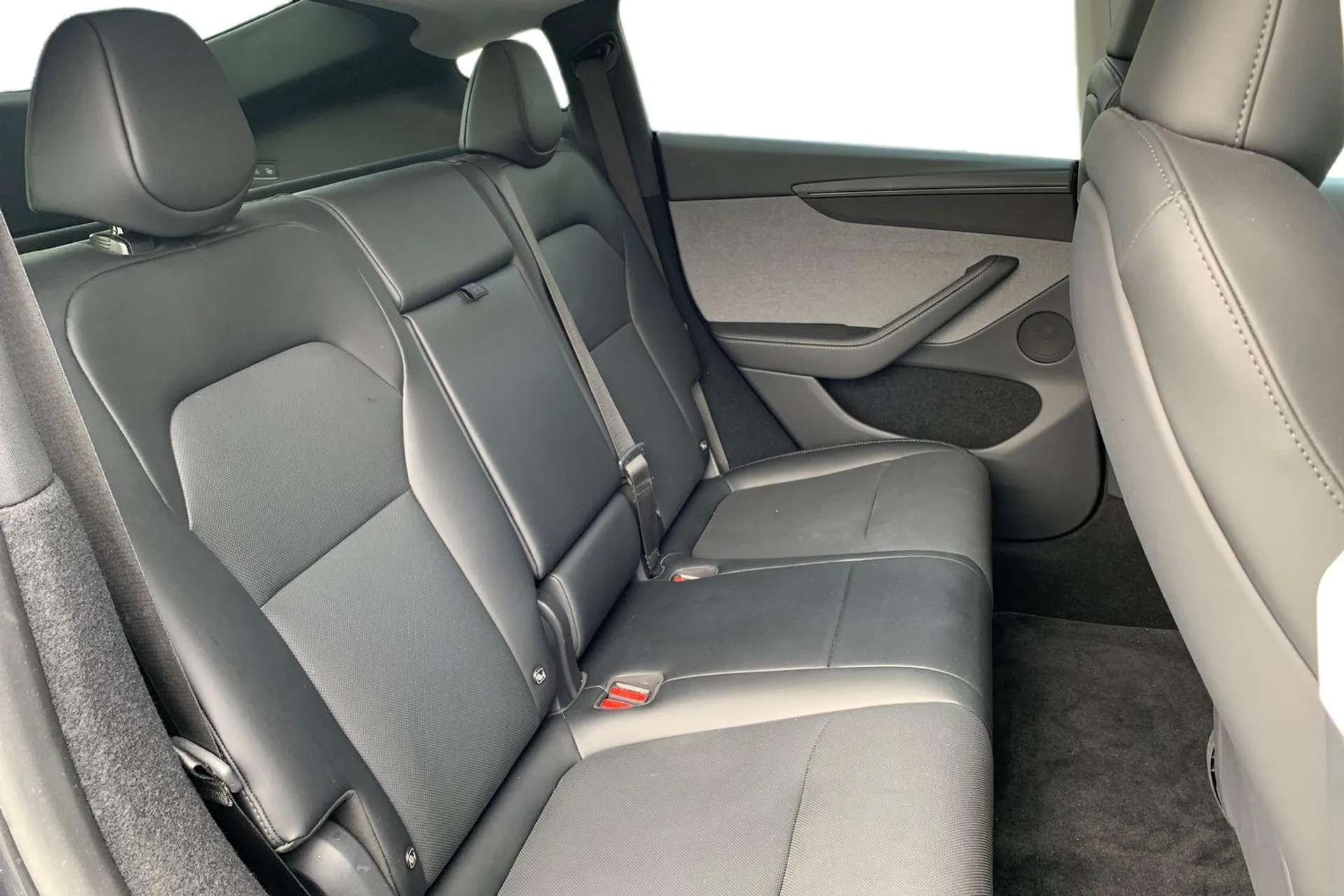 2025 TESLA MODEL Y 2025 TESLA MODEL Y