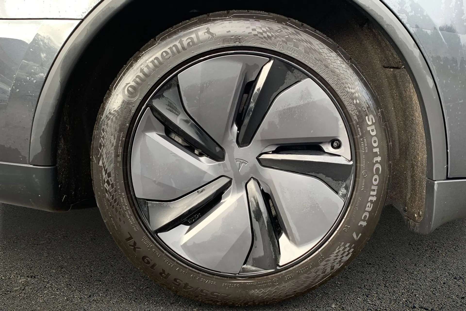 2025 TESLA MODEL Y 2025 TESLA MODEL Y