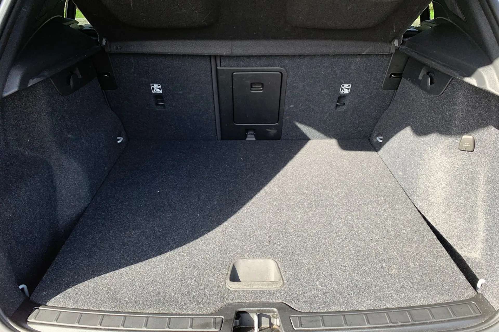 2022 VOLVO XC40 2022 VOLVO XC40