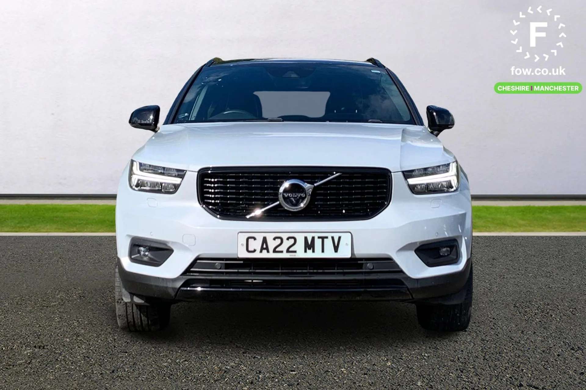 2022 VOLVO XC40 2022 VOLVO XC40