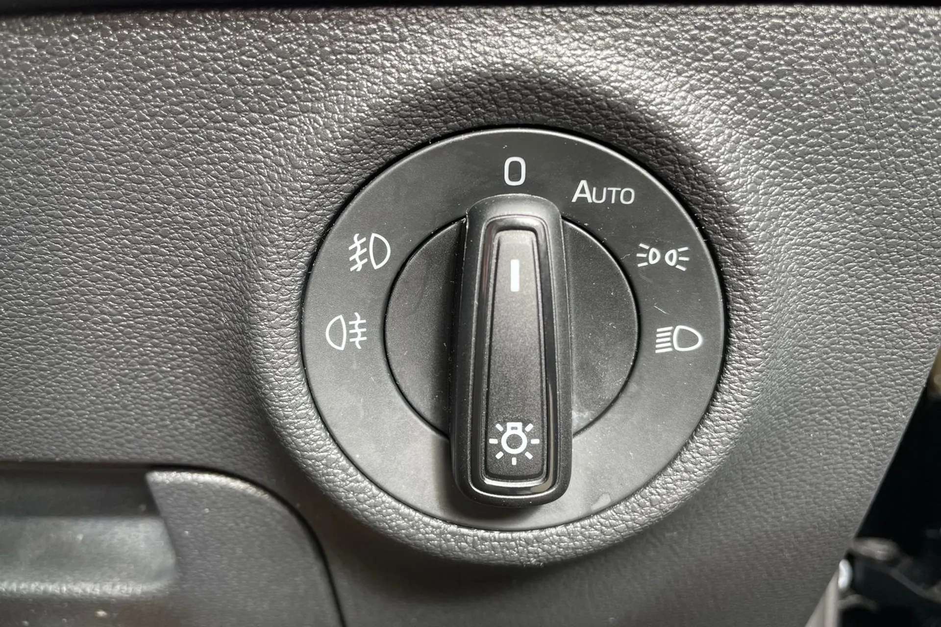 2023 SKODA KAROQ 2023 SKODA KAROQ
