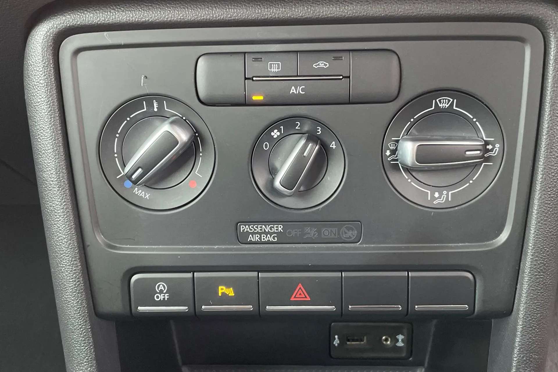2016 VOLKSWAGEN BEETLE 2016 VOLKSWAGEN BEETLE