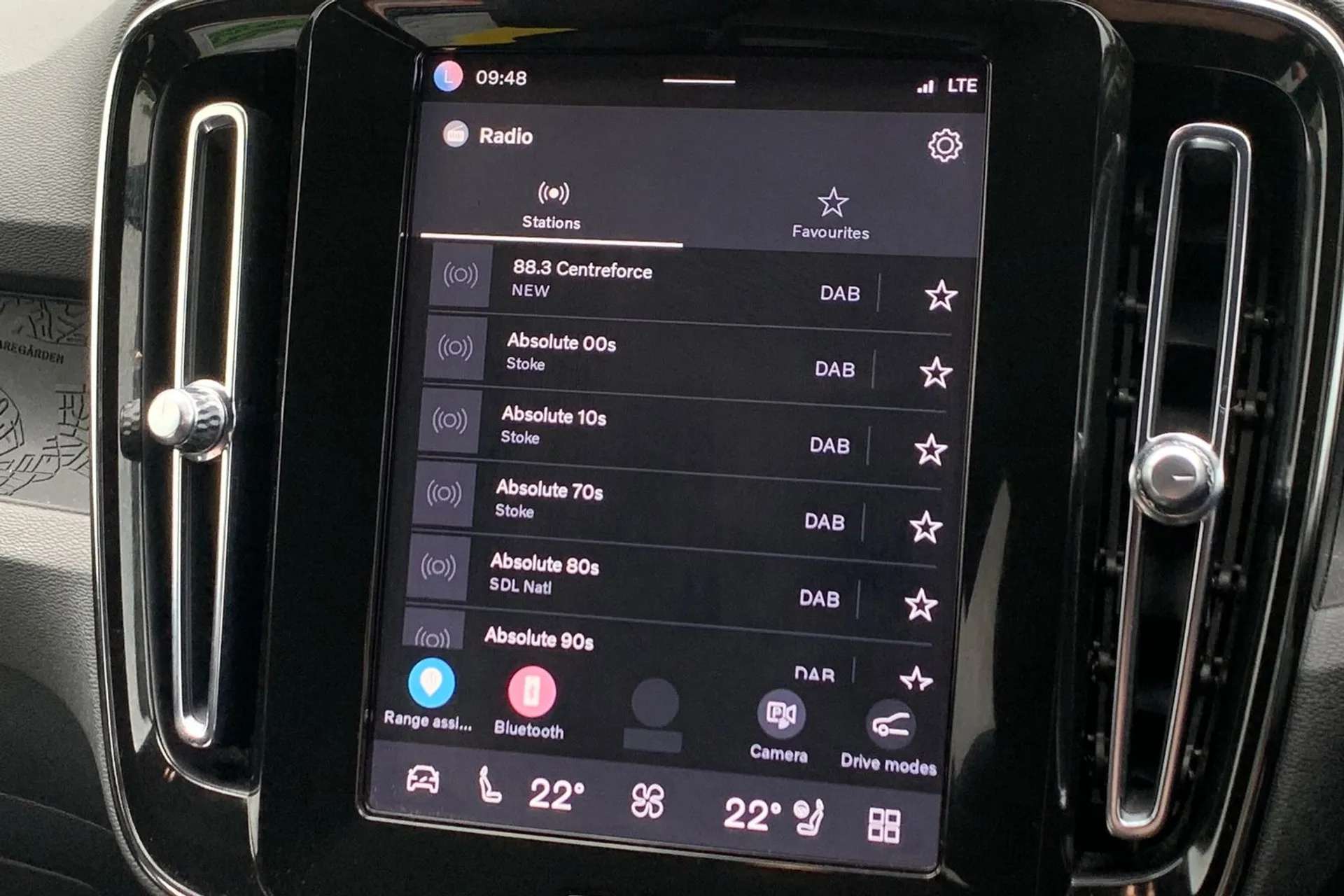 2023 VOLVO XC40 2023 VOLVO XC40