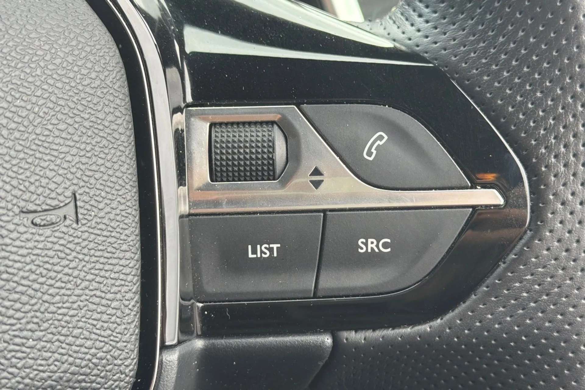 2025 PEUGEOT 2008 2025 PEUGEOT 2008