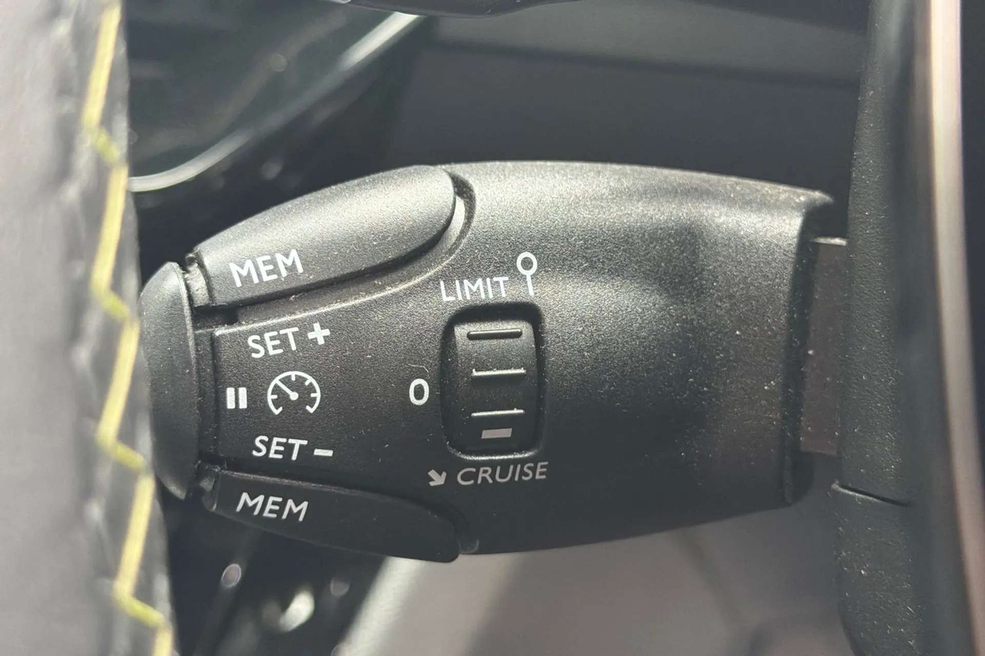 2025 PEUGEOT 2008 2025 PEUGEOT 2008