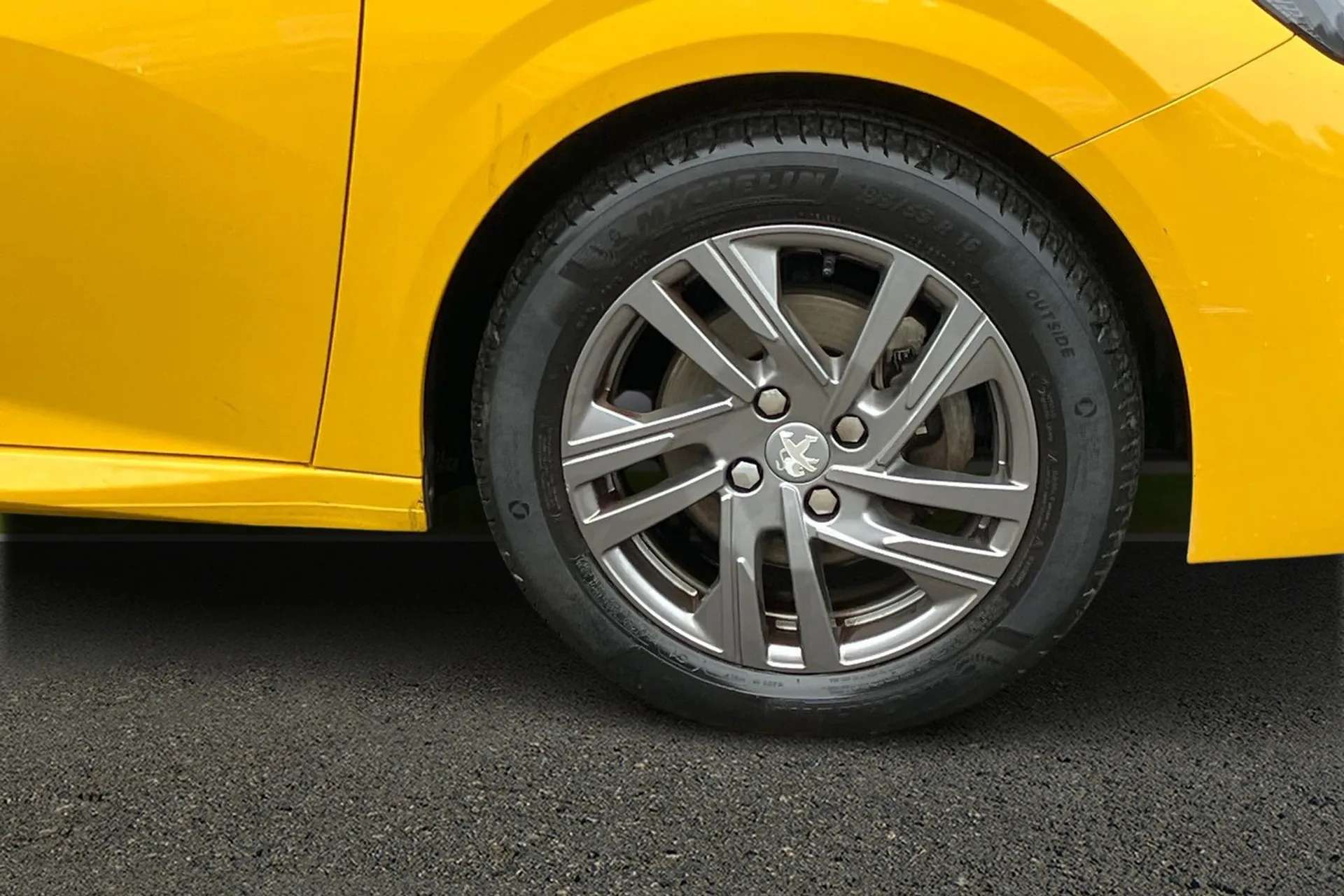2021 PEUGEOT 208 2021 PEUGEOT 208
