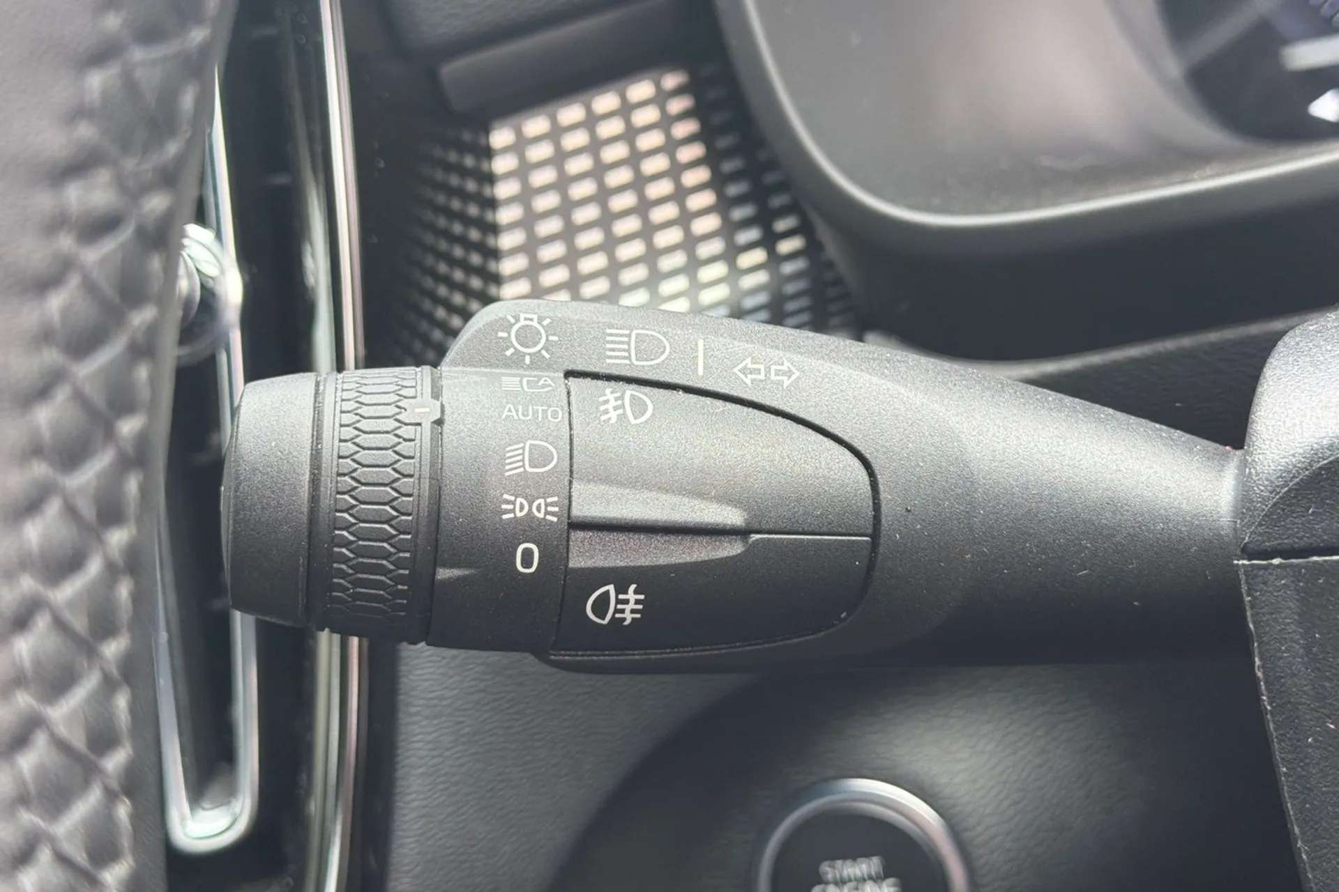 2022 VOLVO XC40 2022 VOLVO XC40