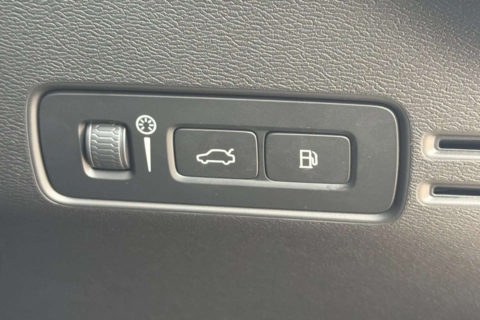 2022 VOLVO XC40 2022 VOLVO XC40
