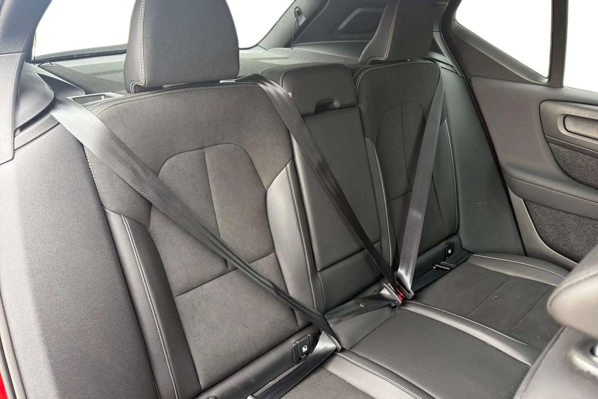 2022 VOLVO XC40 2022 VOLVO XC40