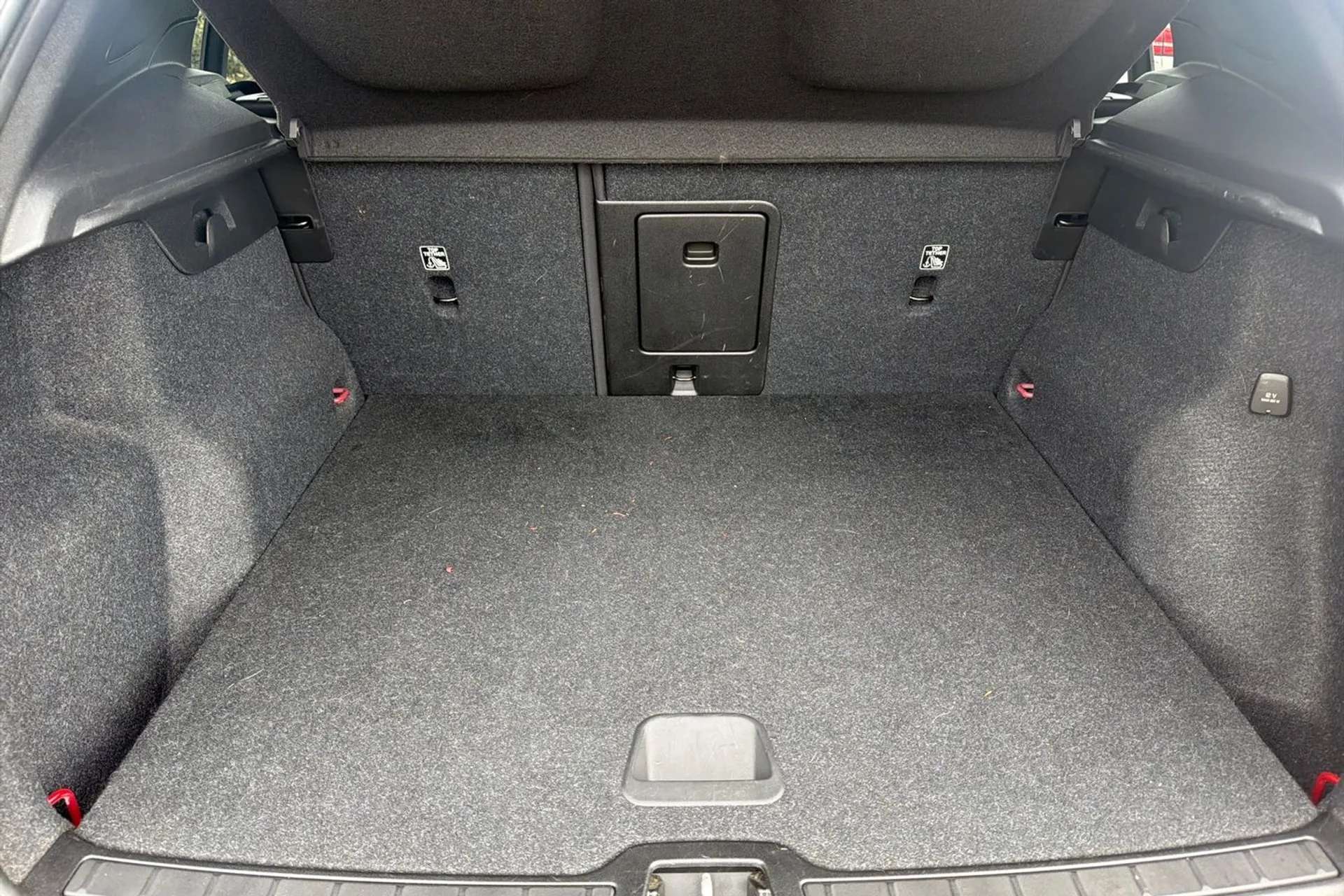 2022 VOLVO XC40 2022 VOLVO XC40