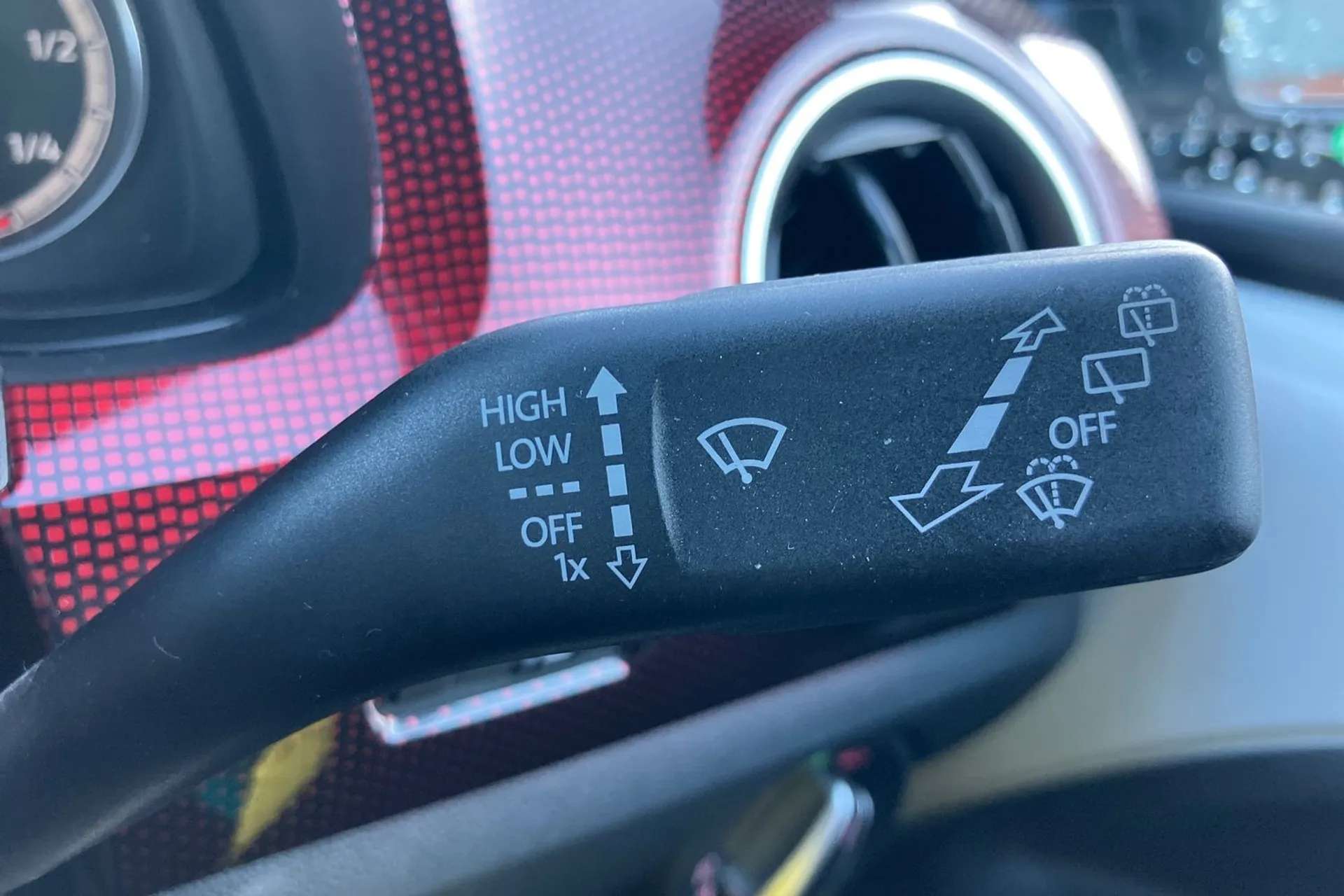 2021 VOLKSWAGEN UP 2021 VOLKSWAGEN UP