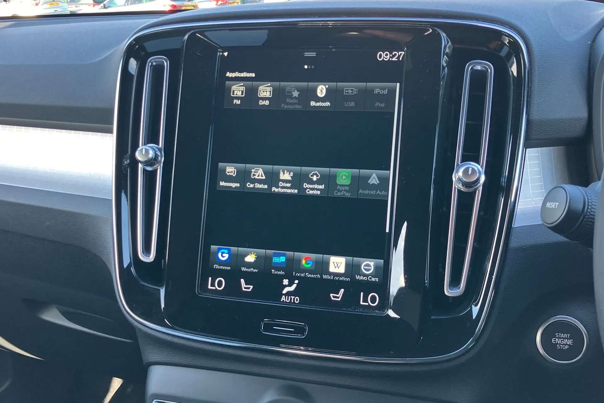 2020 VOLVO XC40 2020 VOLVO XC40