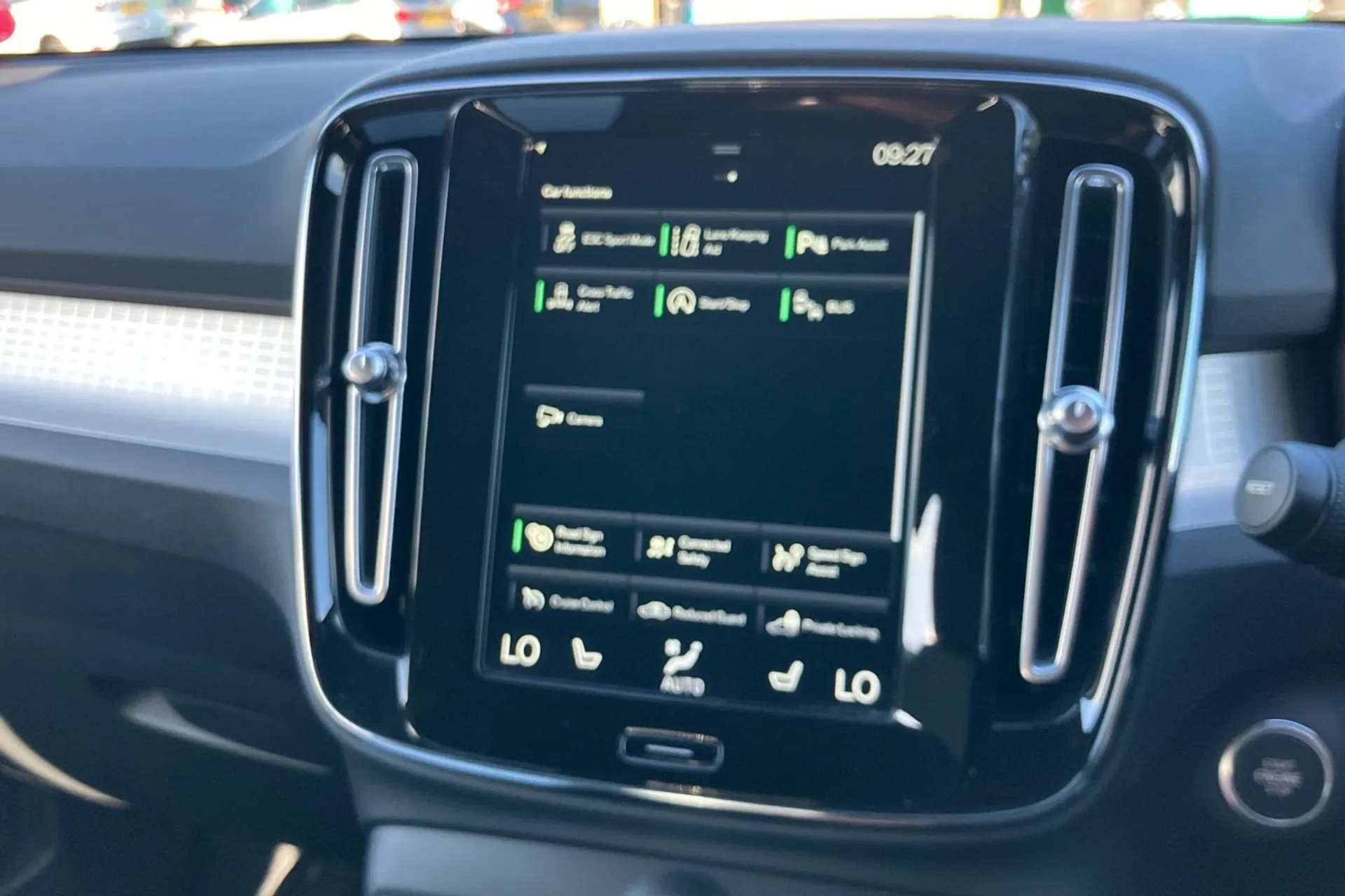 2020 VOLVO XC40 2020 VOLVO XC40