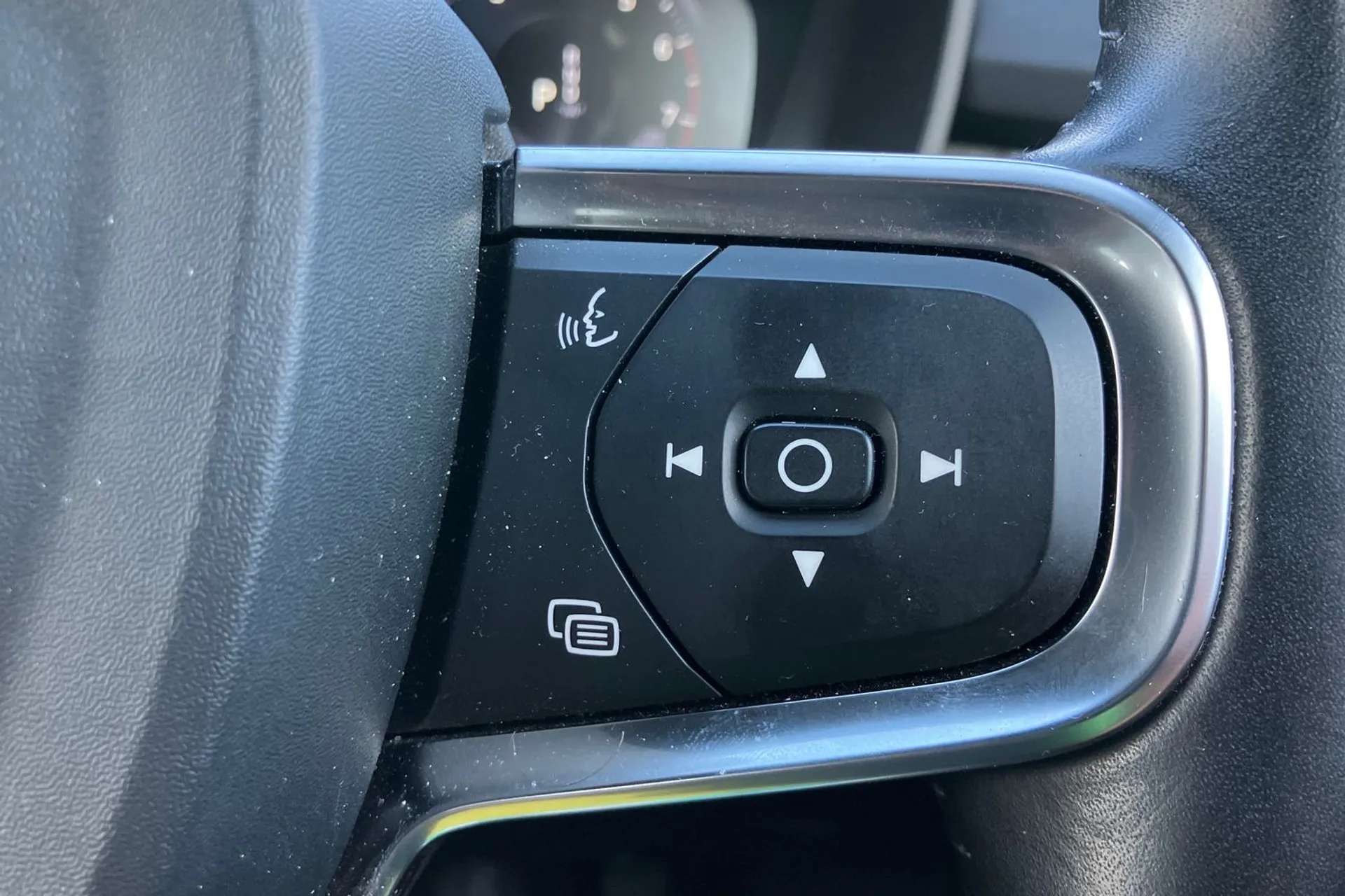 2020 VOLVO XC40 2020 VOLVO XC40