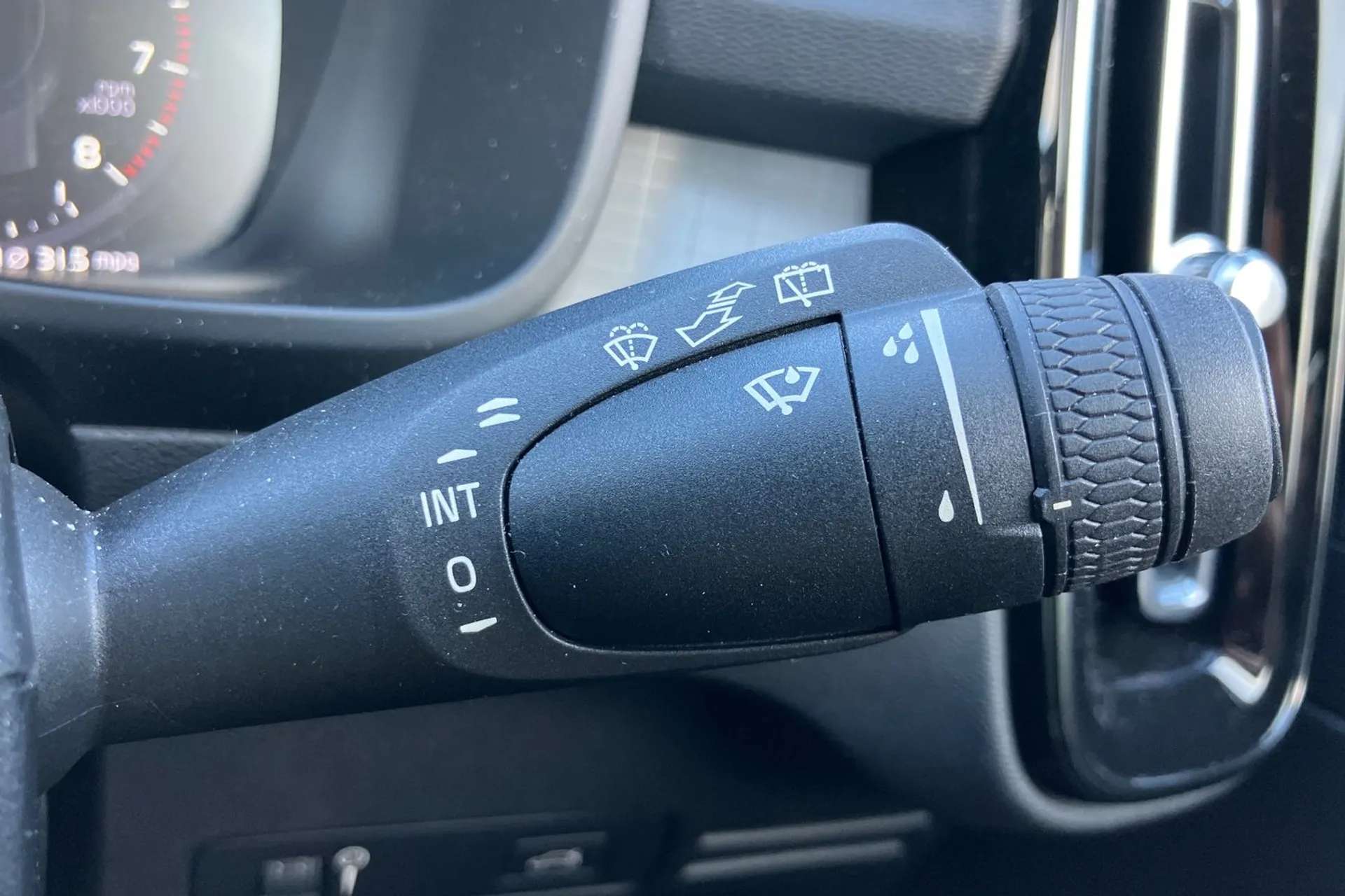 2020 VOLVO XC40 2020 VOLVO XC40