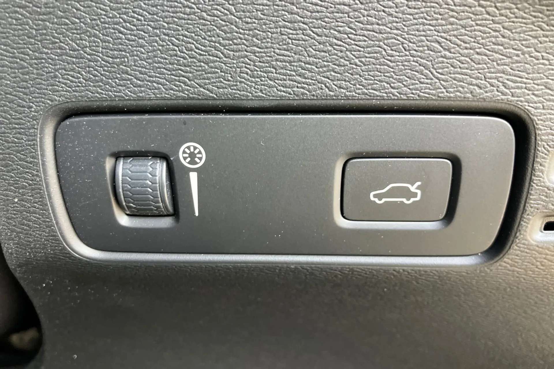 2020 VOLVO XC40 2020 VOLVO XC40