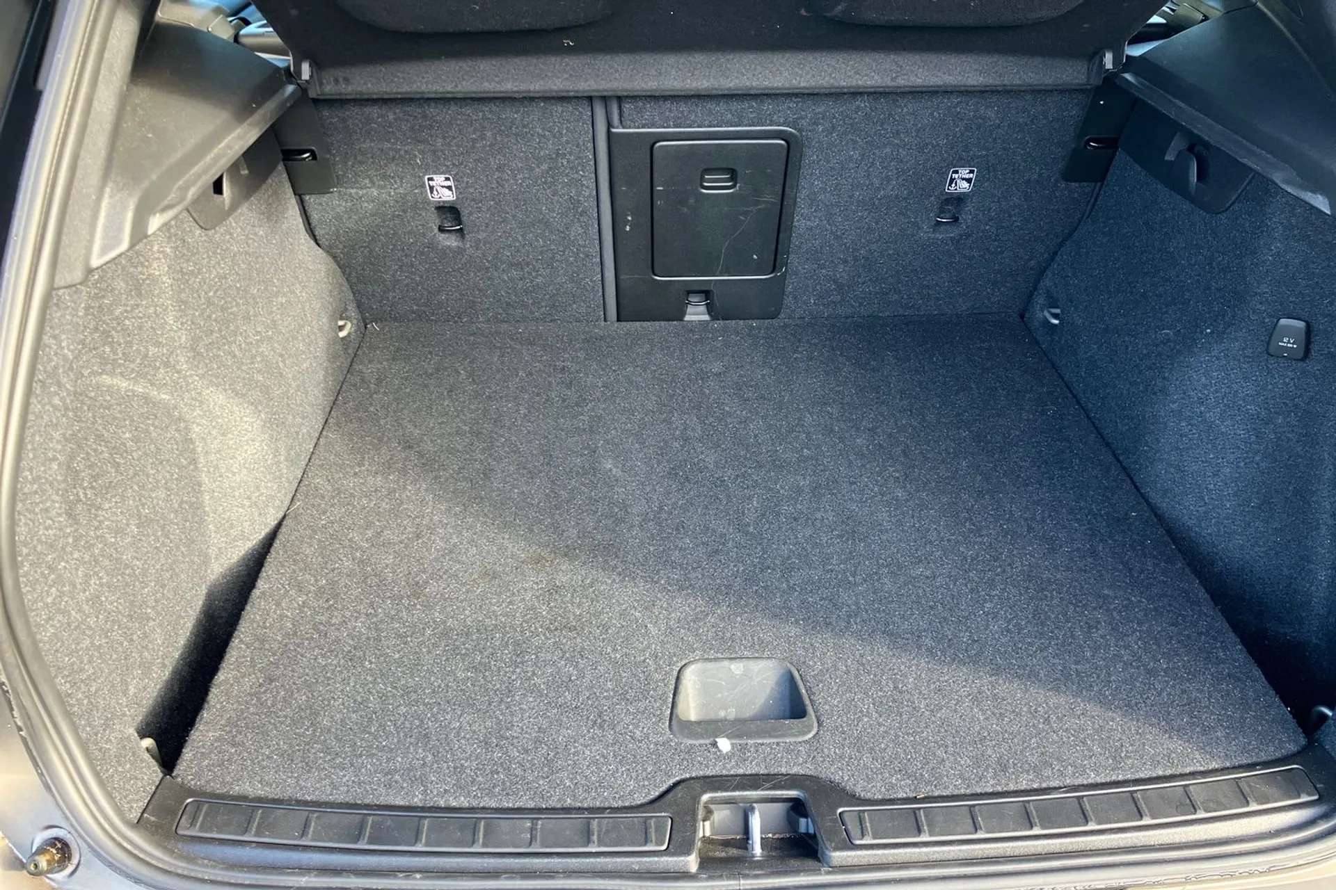 2020 VOLVO XC40 2020 VOLVO XC40