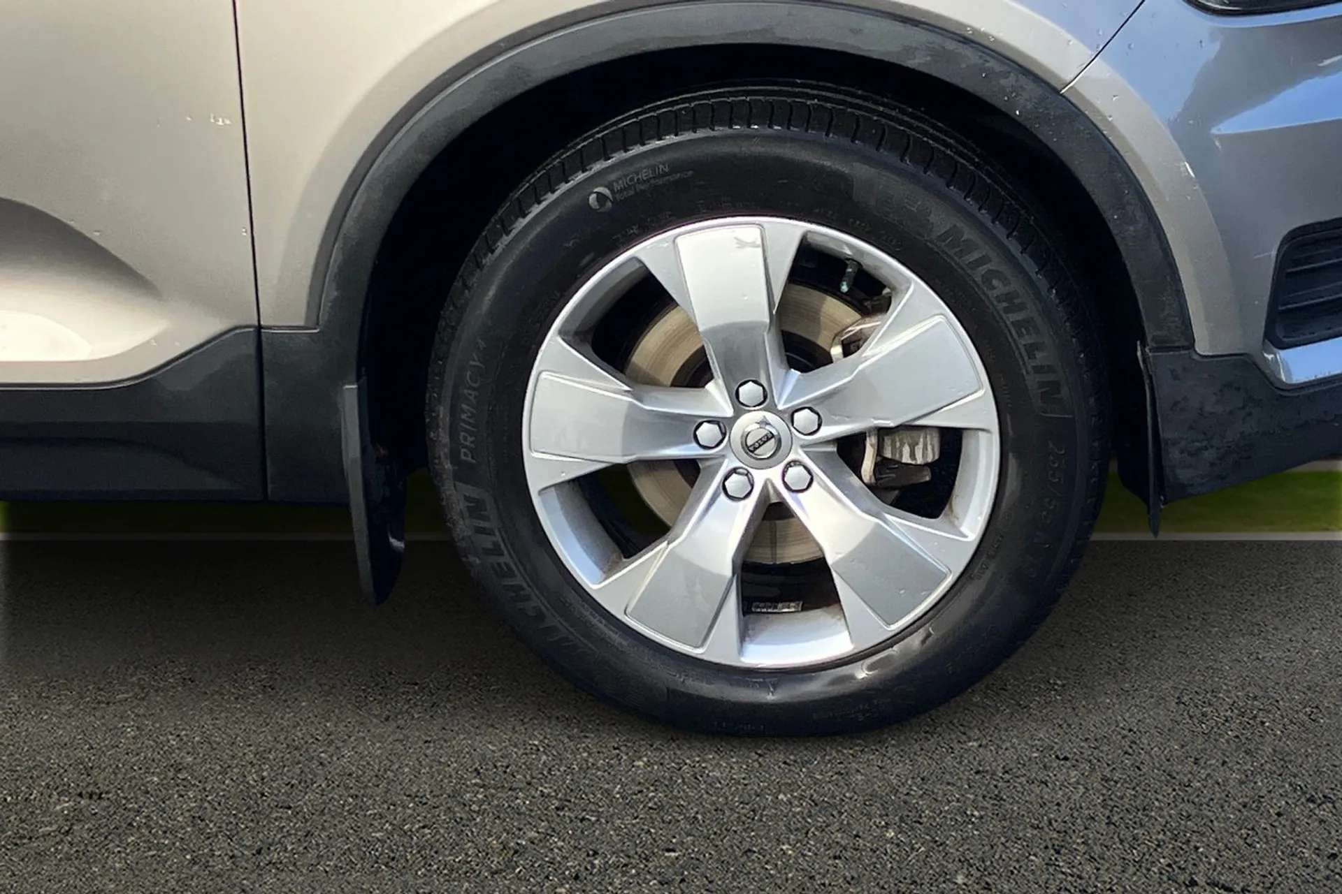 2020 VOLVO XC40 2020 VOLVO XC40