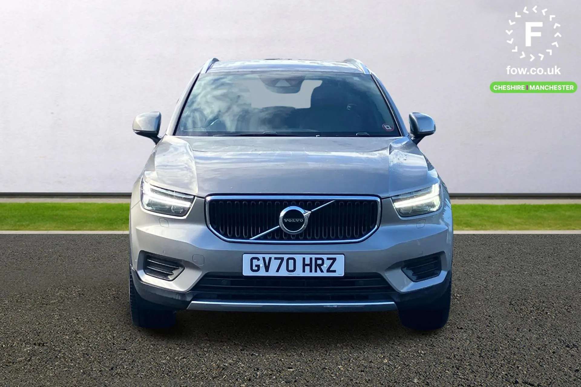 2020 VOLVO XC40 2020 VOLVO XC40