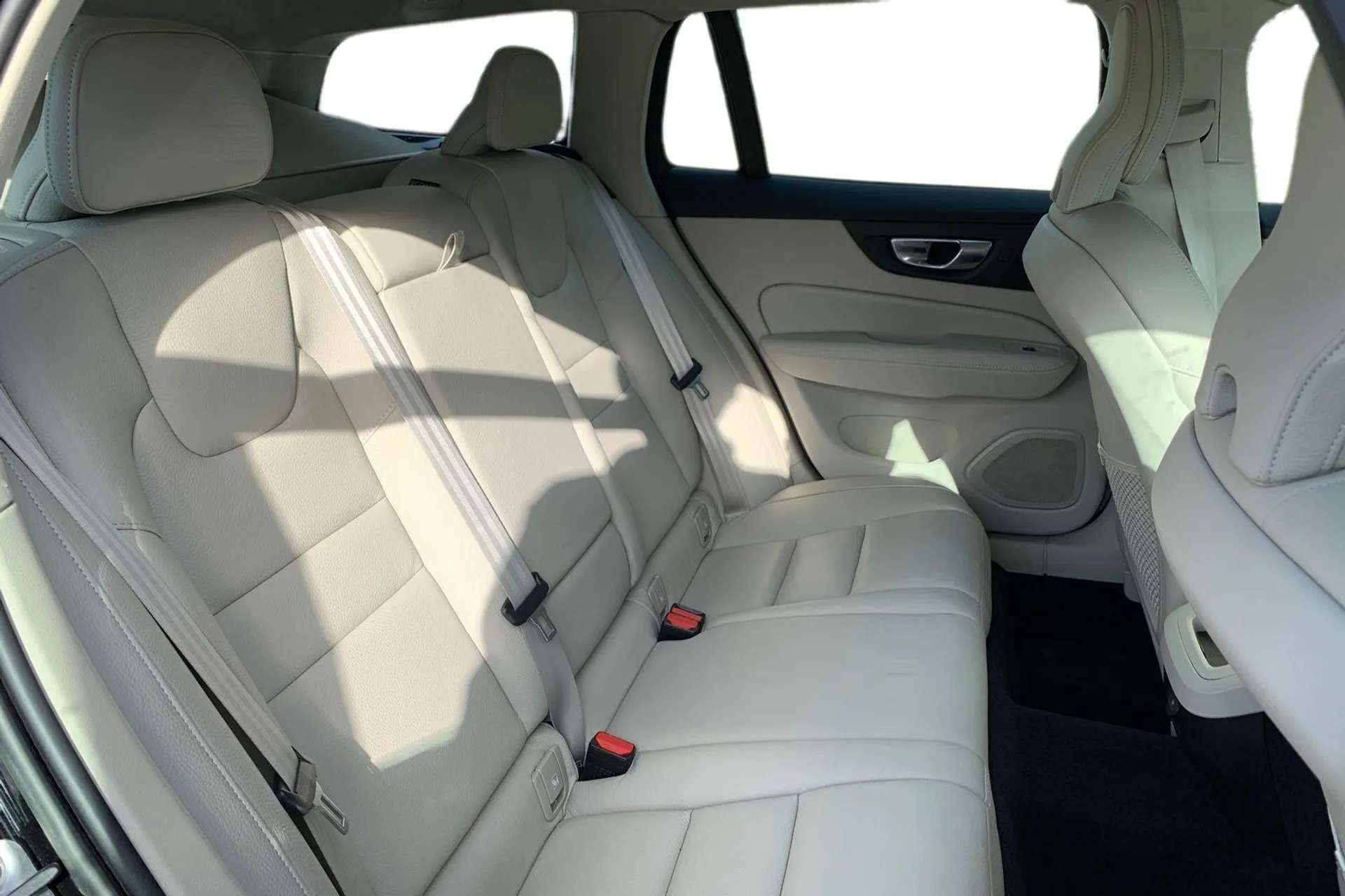 2022 VOLVO V60 2022 VOLVO V60