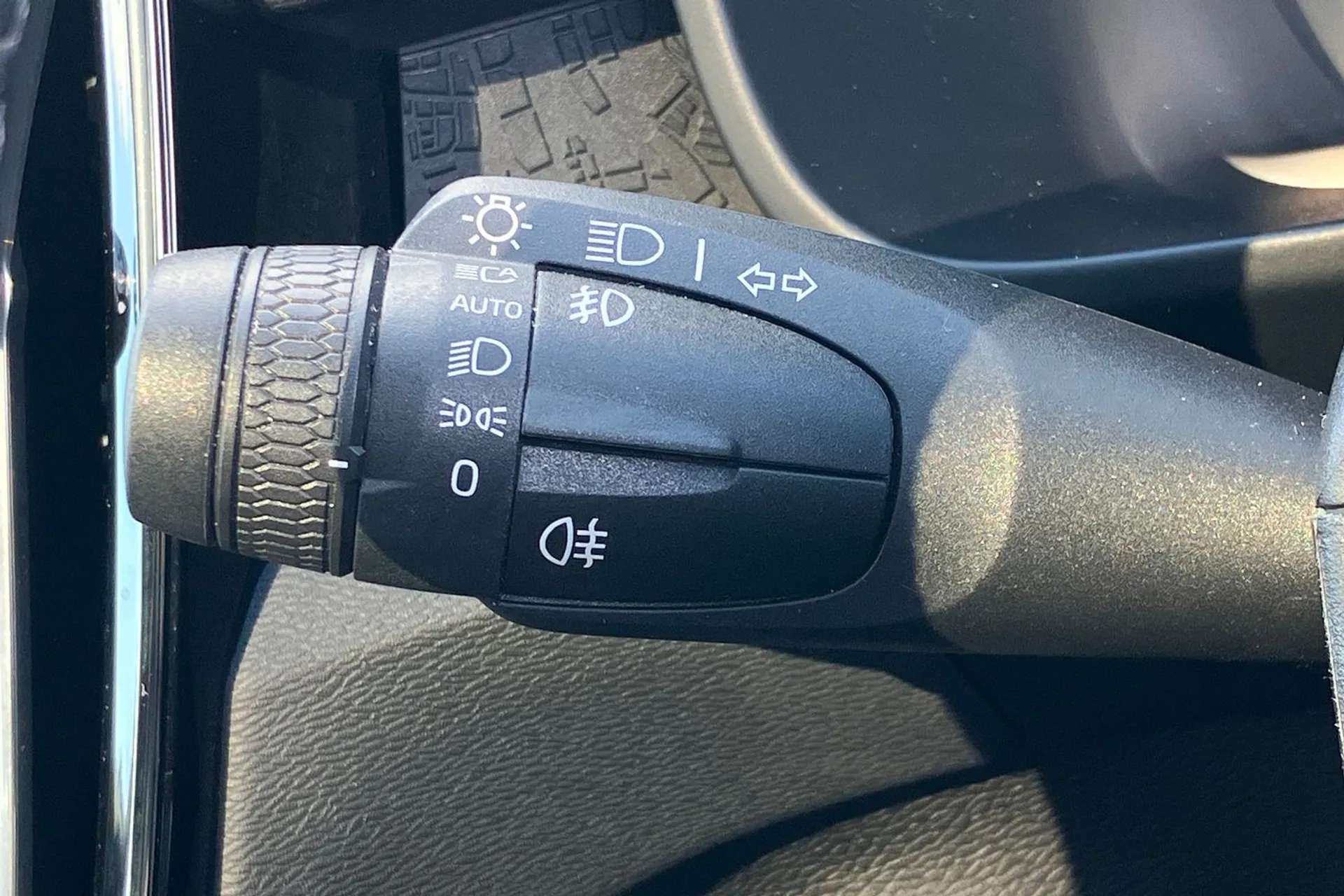 2022 VOLVO C40 2022 VOLVO C40