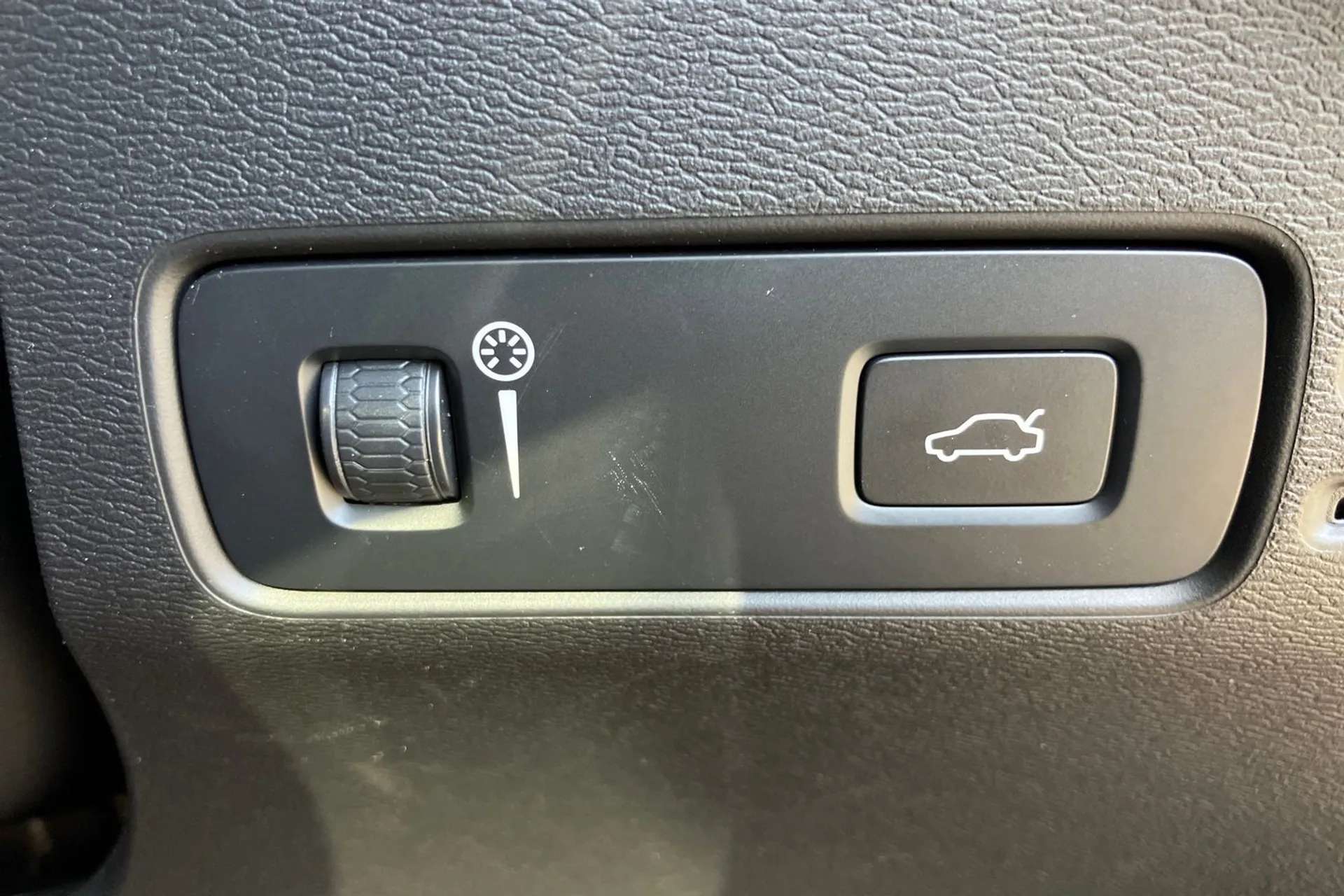 2022 VOLVO C40 2022 VOLVO C40