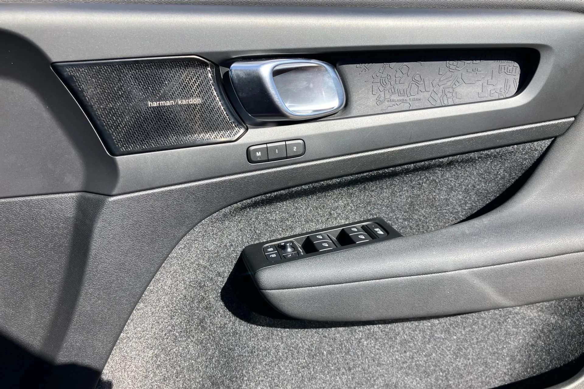 2022 VOLVO C40 2022 VOLVO C40