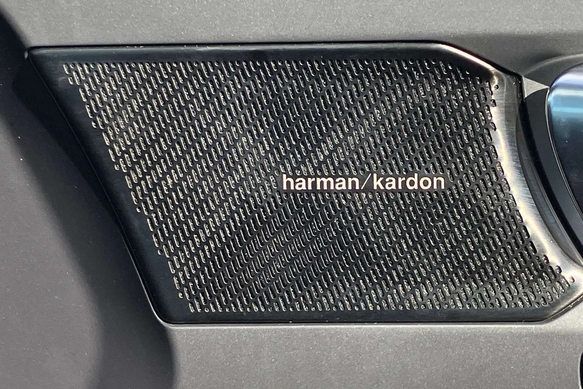 2022 VOLVO C40 2022 VOLVO C40