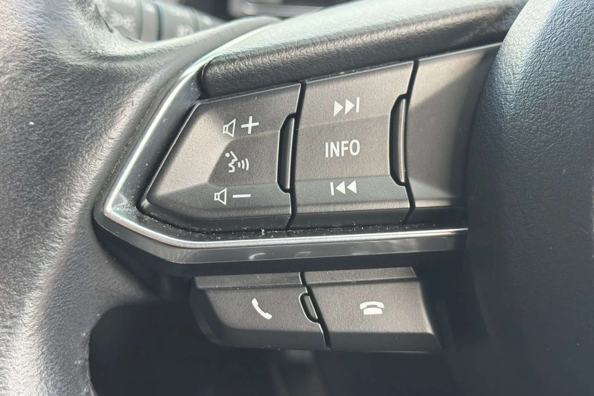 2017 MAZDA MAZDA2 2017 MAZDA MAZDA2