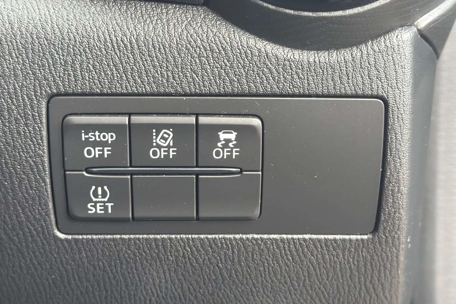 2017 MAZDA MAZDA2 2017 MAZDA MAZDA2