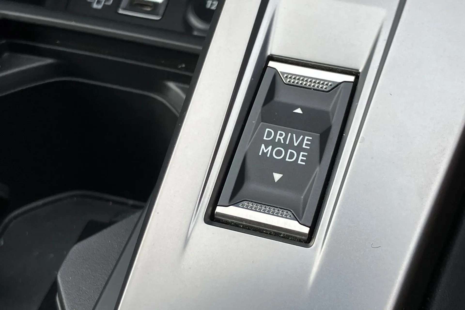 2023 PEUGEOT 408 2023 PEUGEOT 408