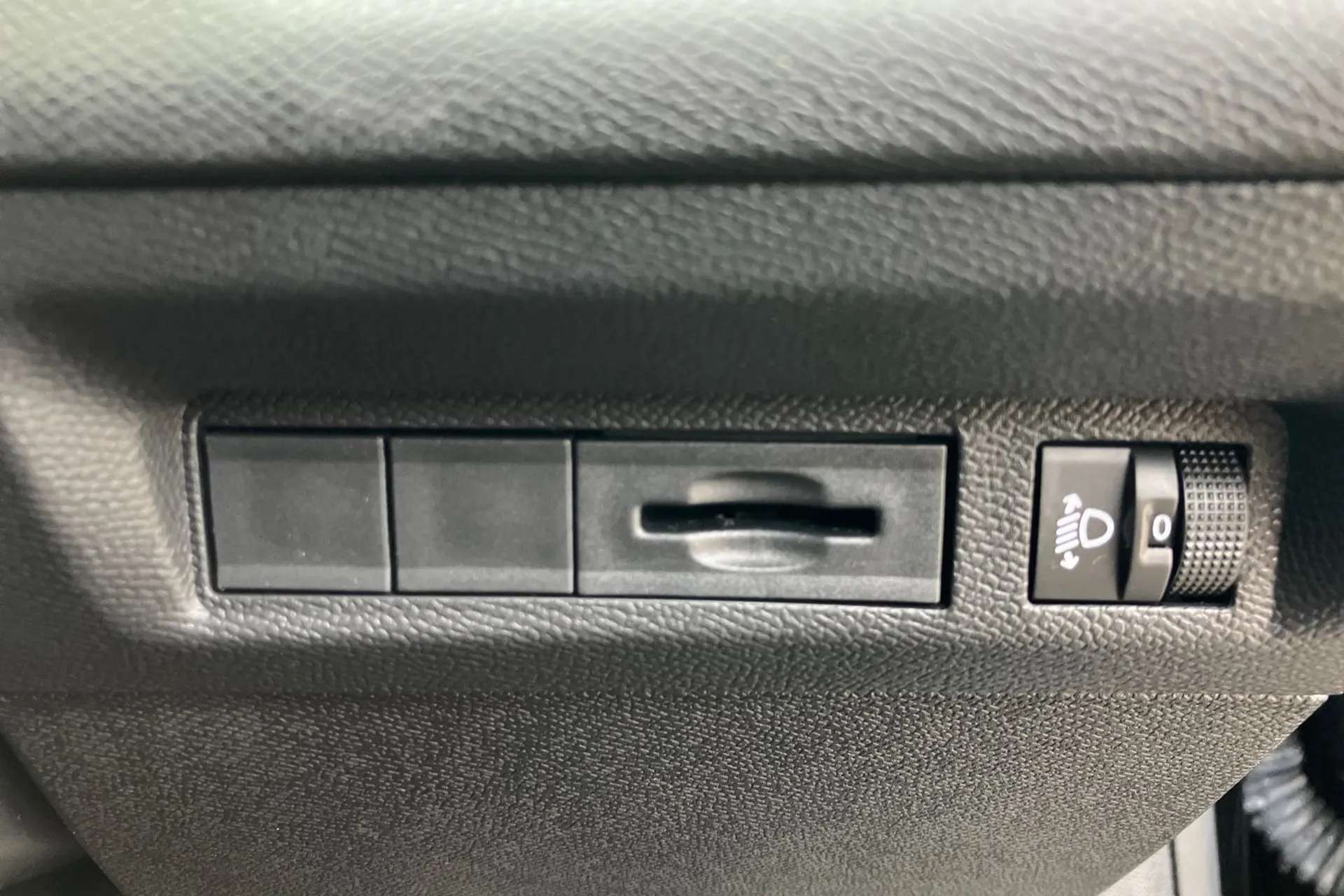 2023 PEUGEOT 408 2023 PEUGEOT 408
