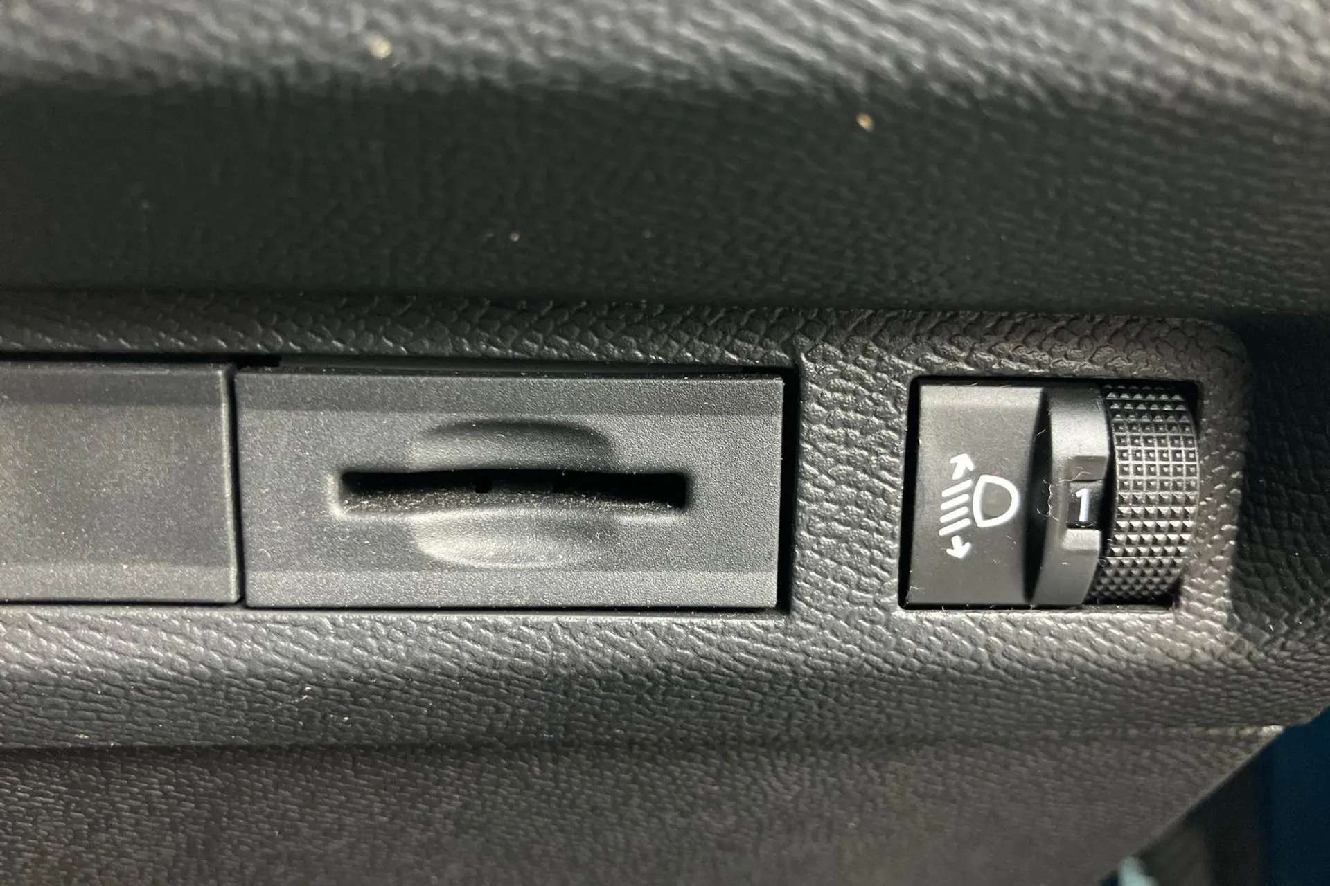 2023 PEUGEOT 408 2023 PEUGEOT 408