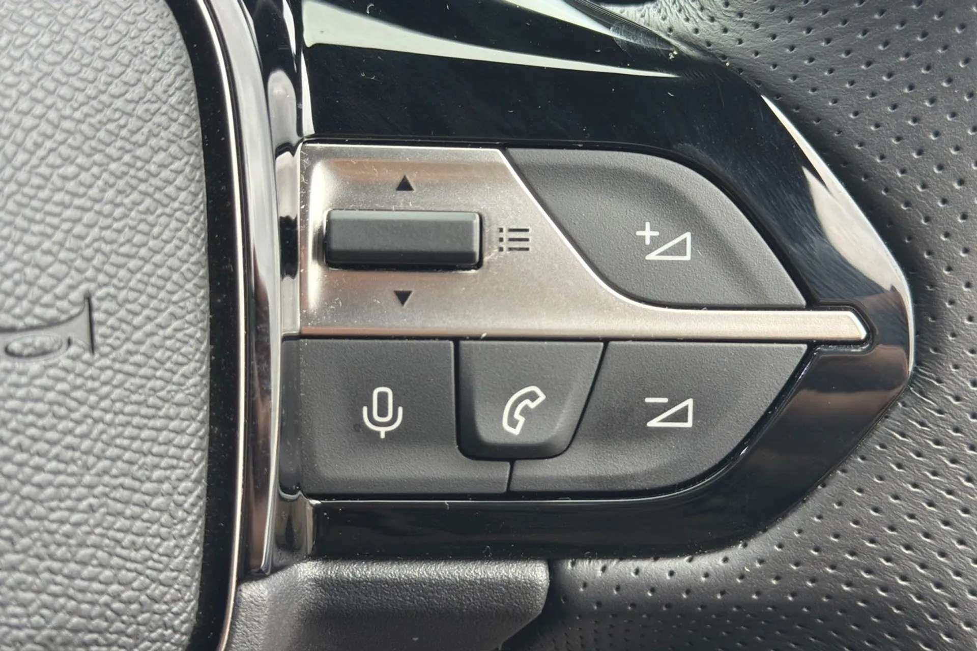 2024 PEUGEOT 308 2024 PEUGEOT 308