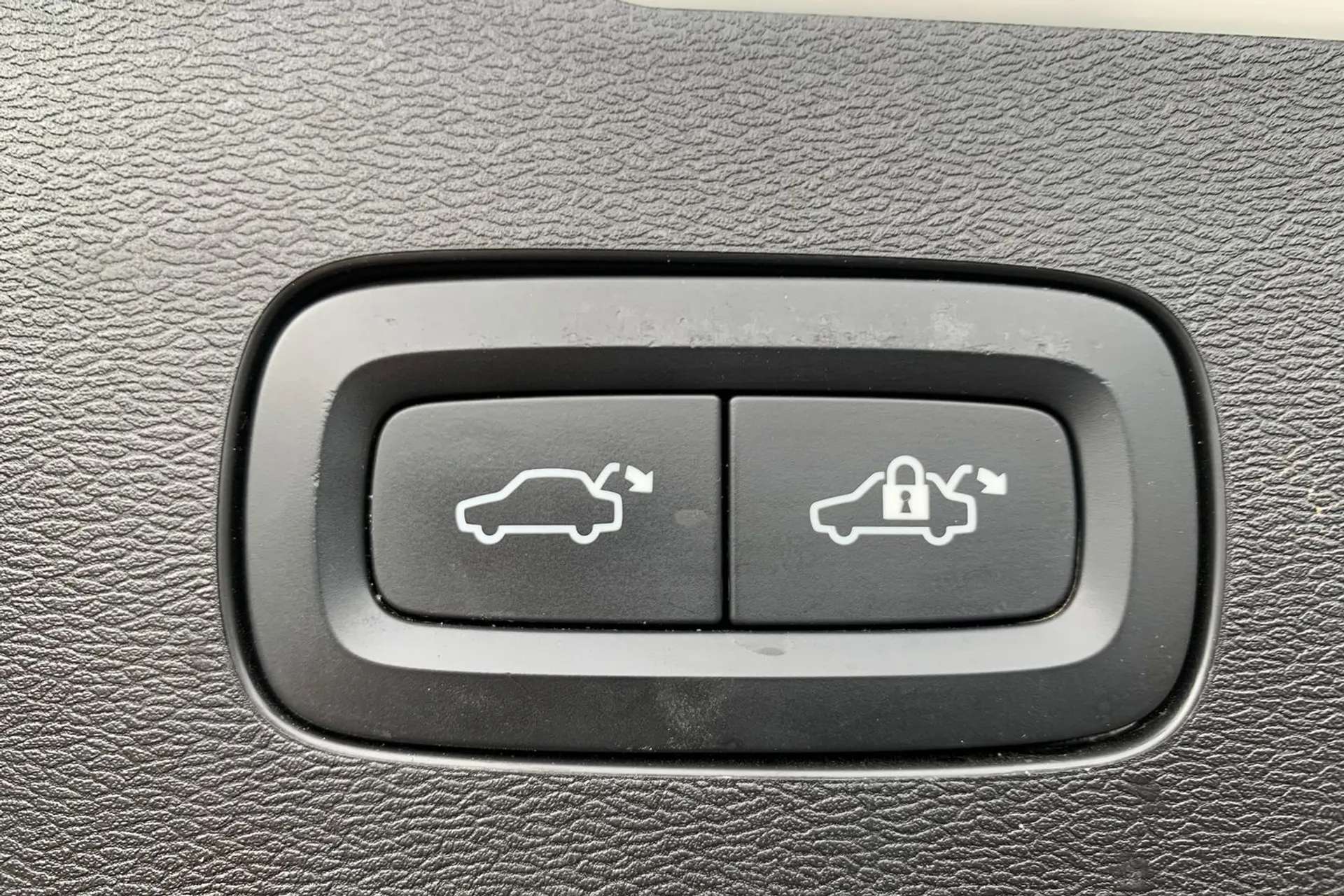 2021 VOLVO V60 2021 VOLVO V60
