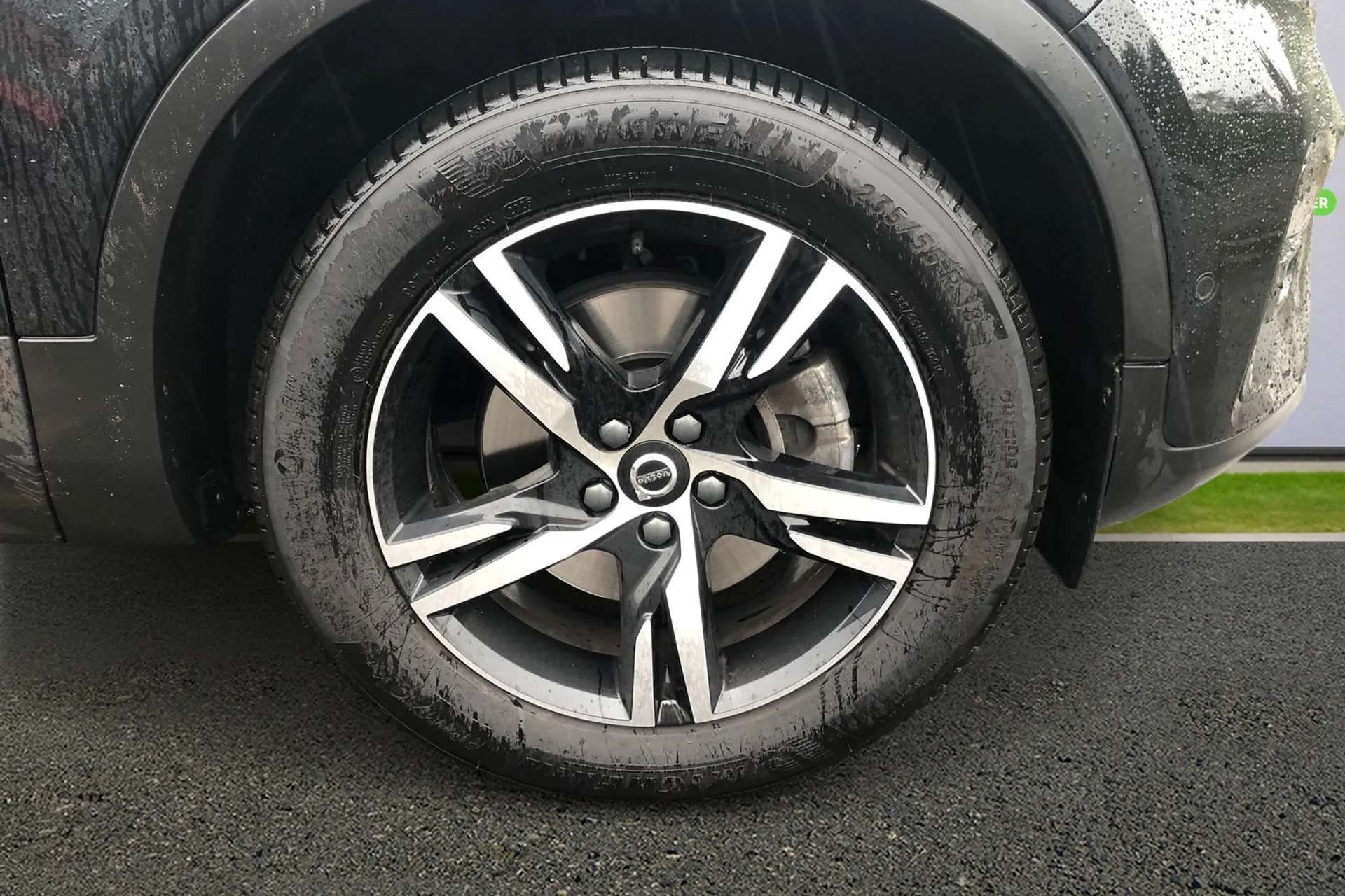2023 VOLVO XC40 2023 VOLVO XC40