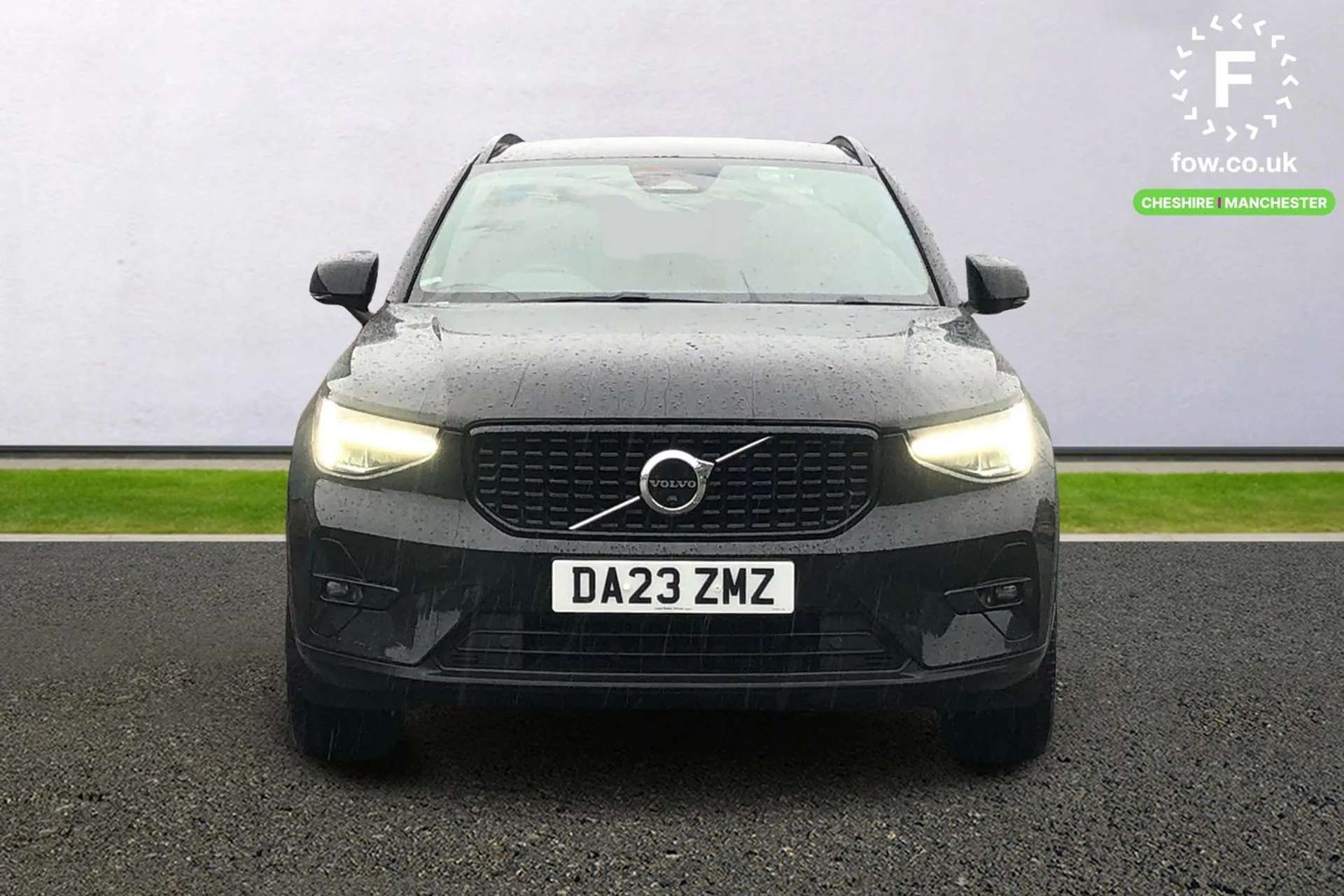 2023 VOLVO XC40 2023 VOLVO XC40