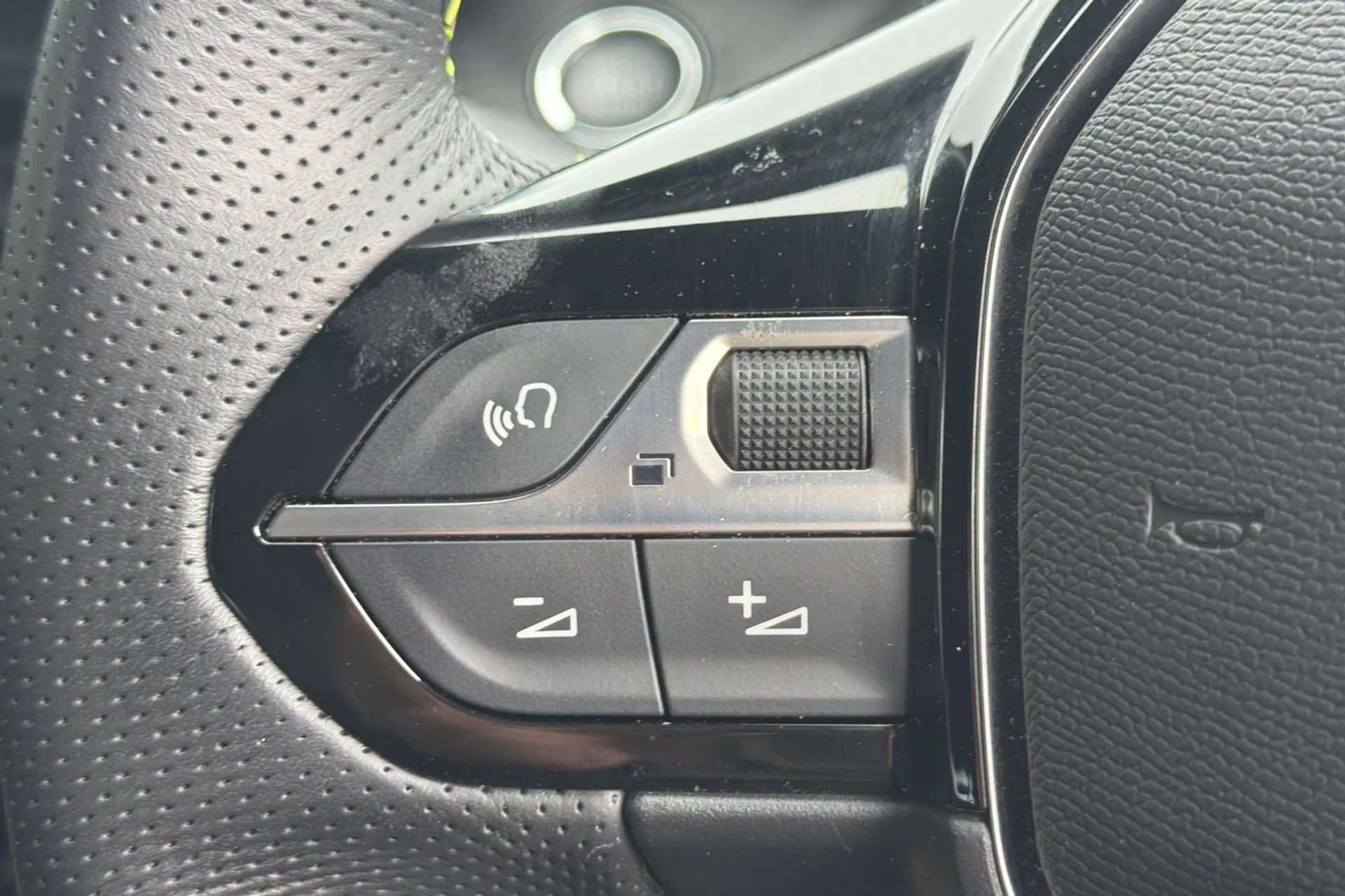 2021 PEUGEOT 2008 2021 PEUGEOT 2008